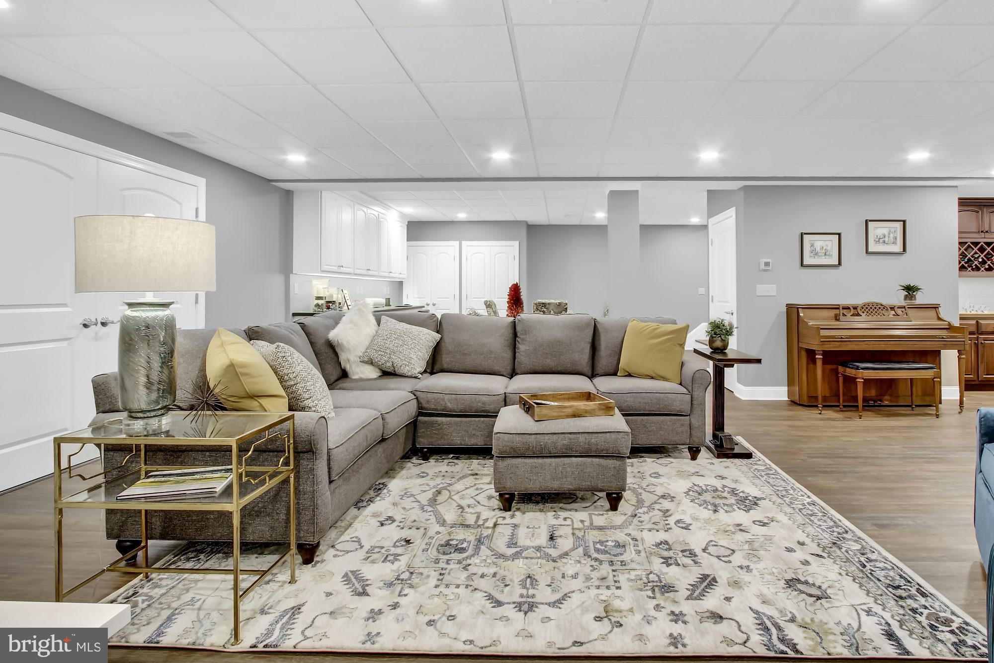 HIGH MEADOW - Residential