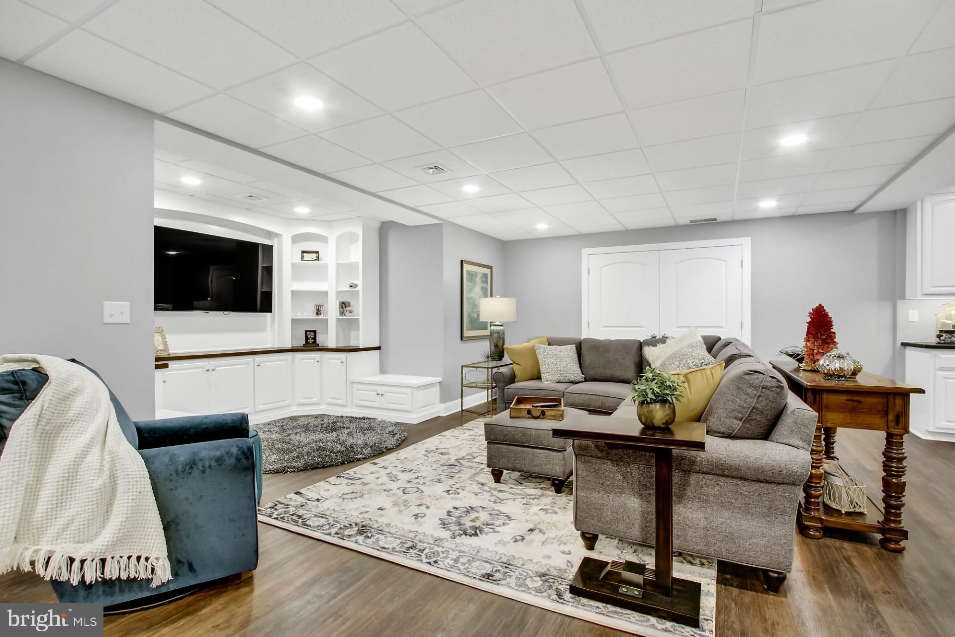 HIGH MEADOW - Residential