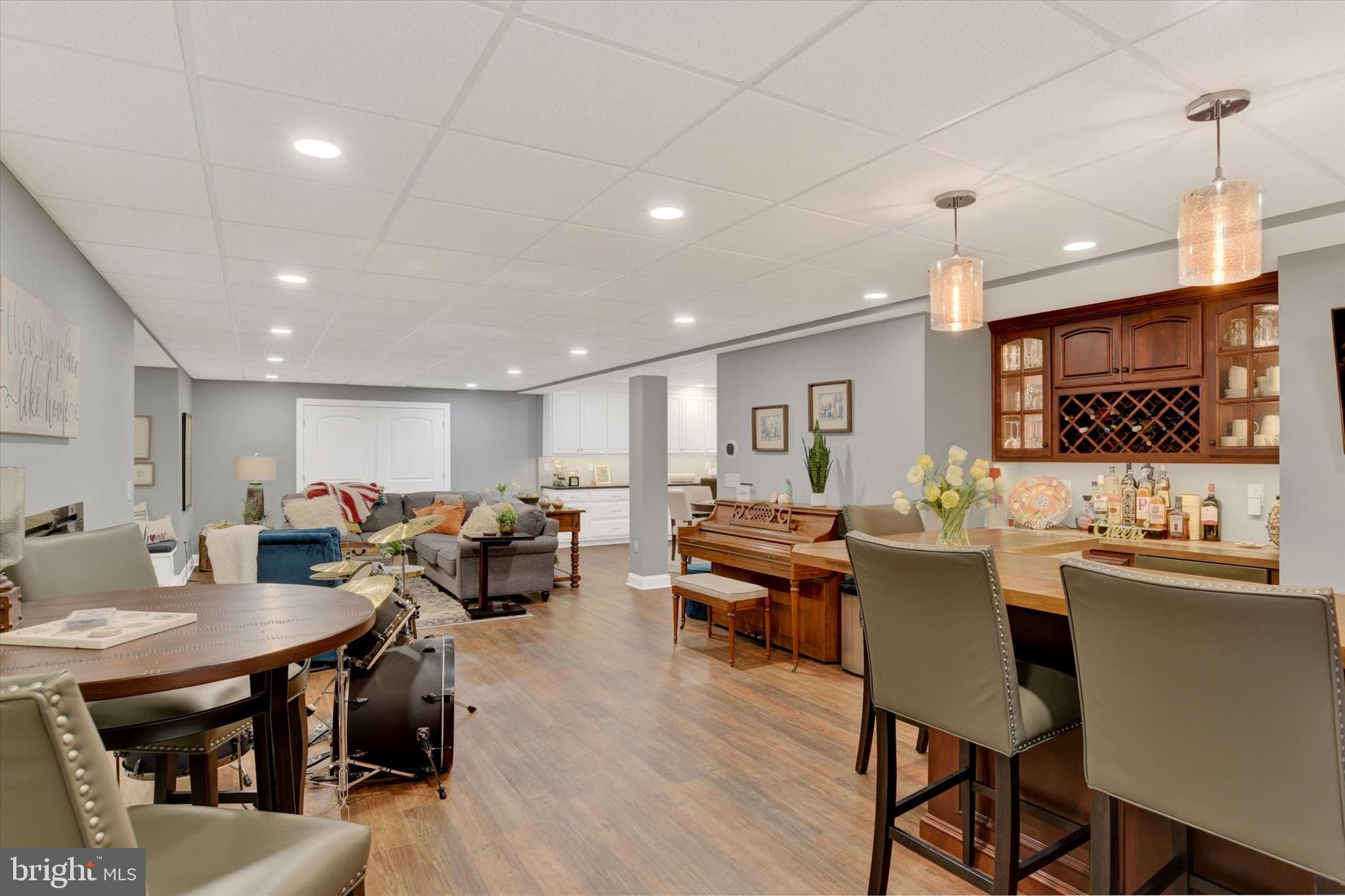 HIGH MEADOW - Residential