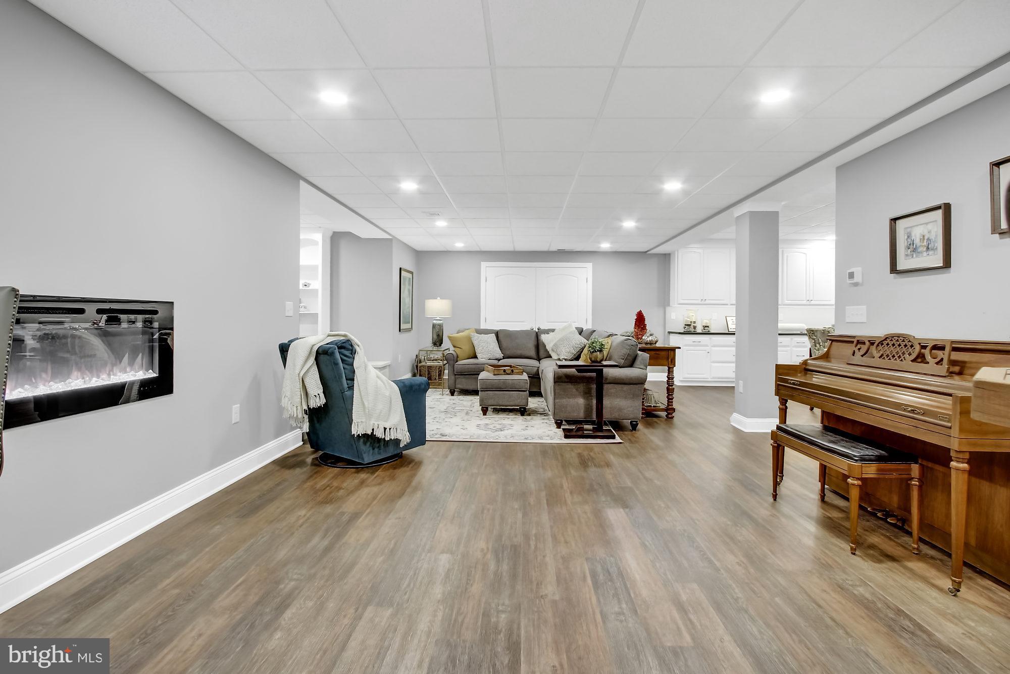 HIGH MEADOW - Residential