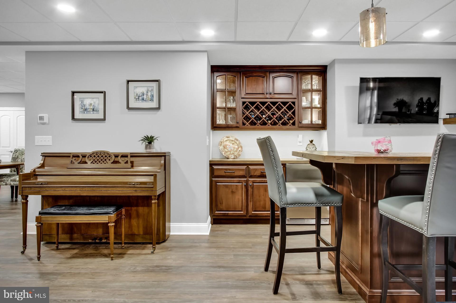 HIGH MEADOW - Residential