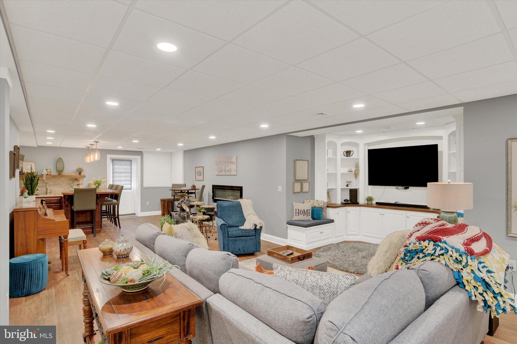 HIGH MEADOW - Residential