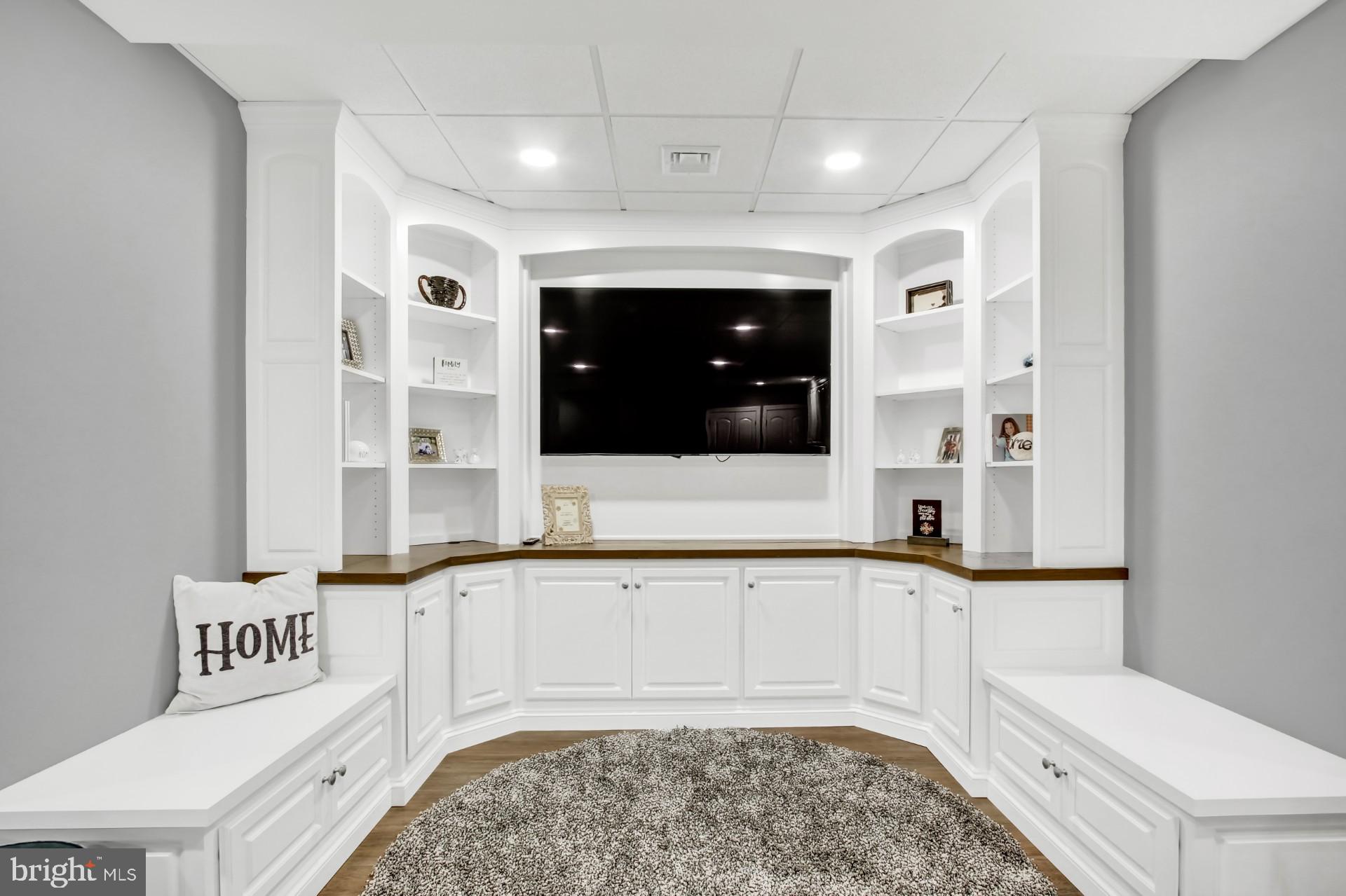 HIGH MEADOW - Residential