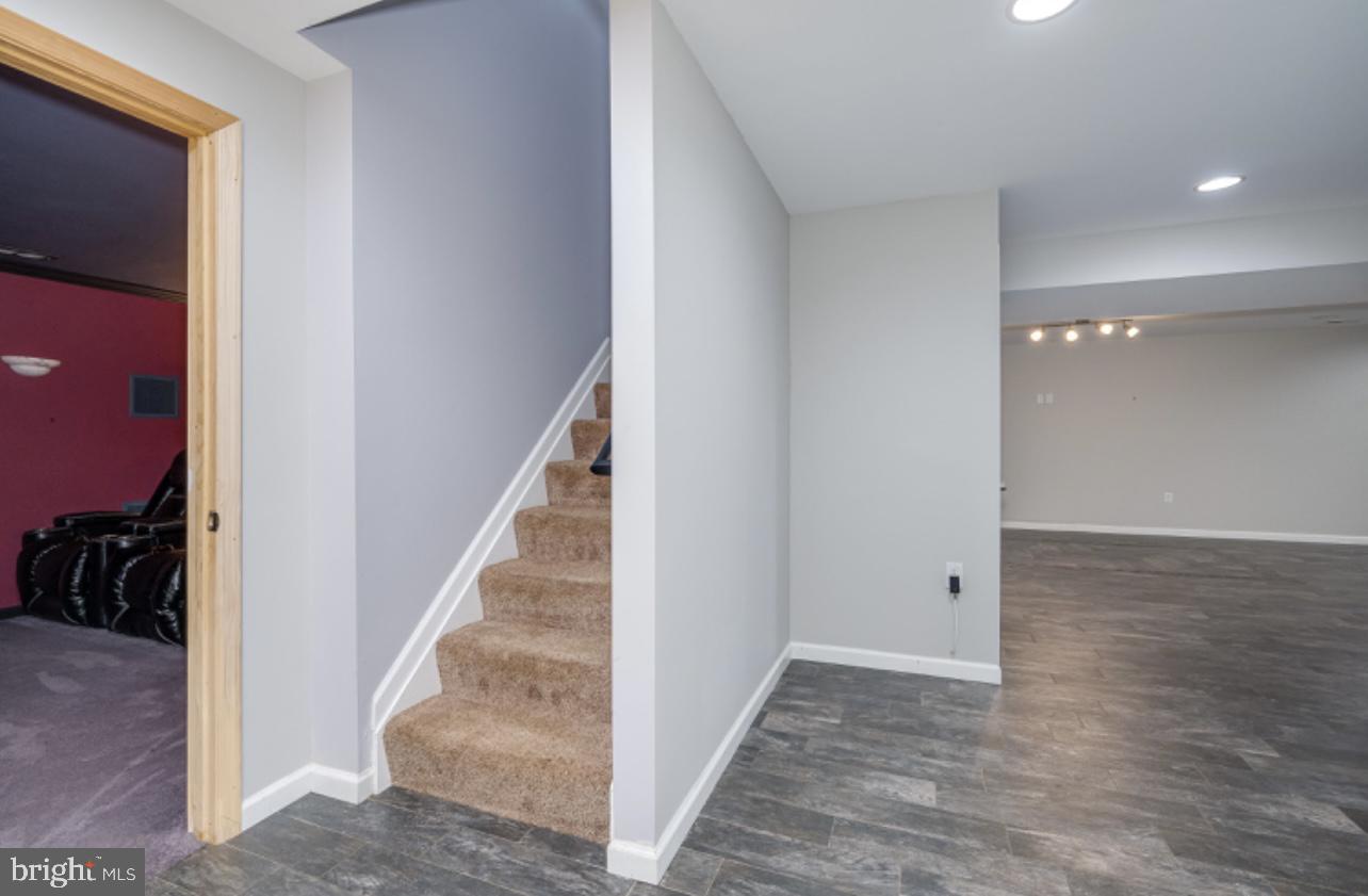 MCCAULEY CROSSING - Residential