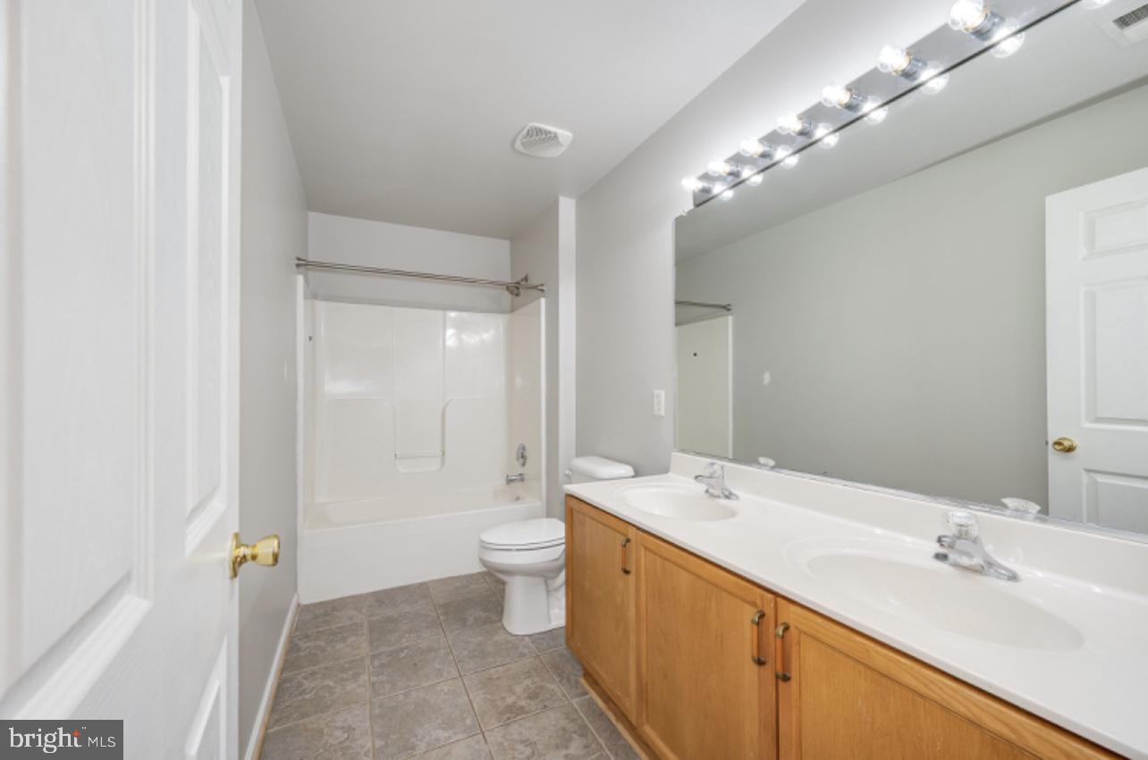 MCCAULEY CROSSING - Residential