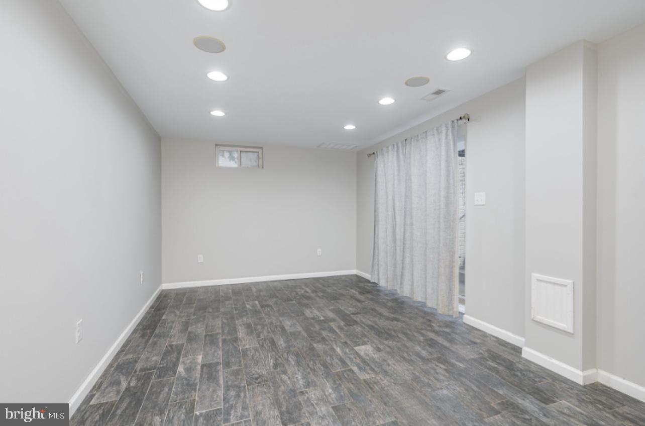 MCCAULEY CROSSING - Residential