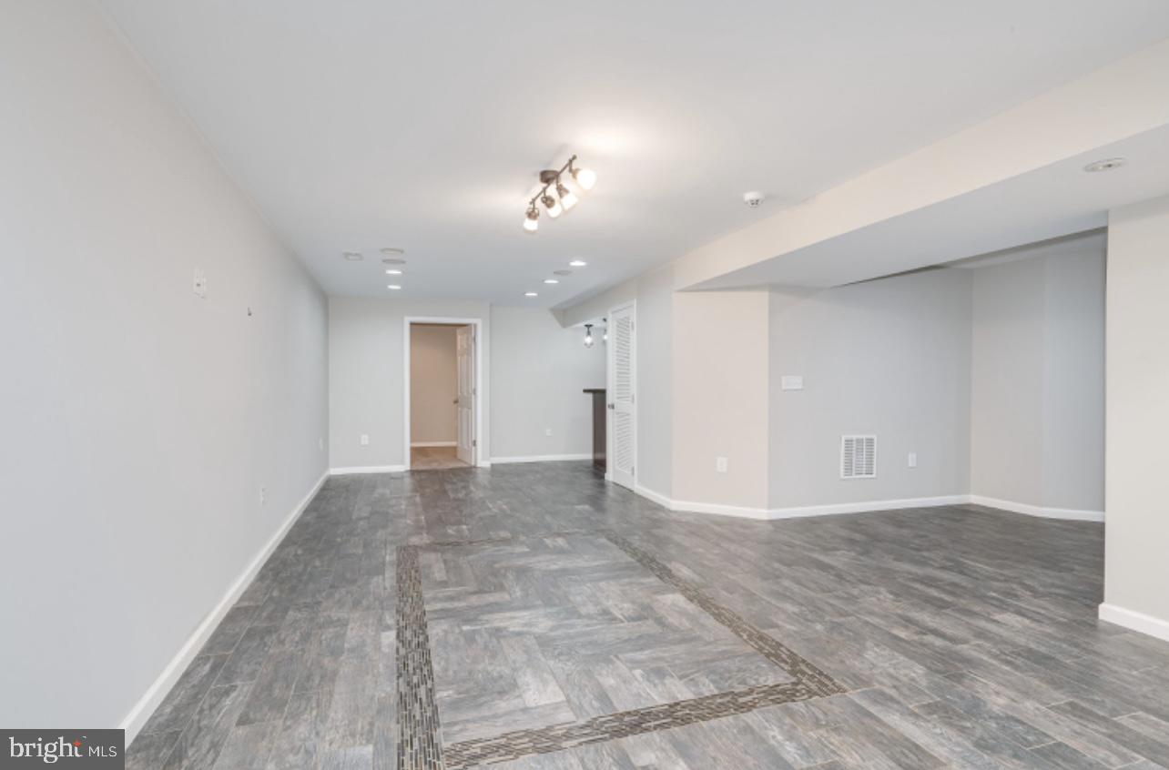 MCCAULEY CROSSING - Residential