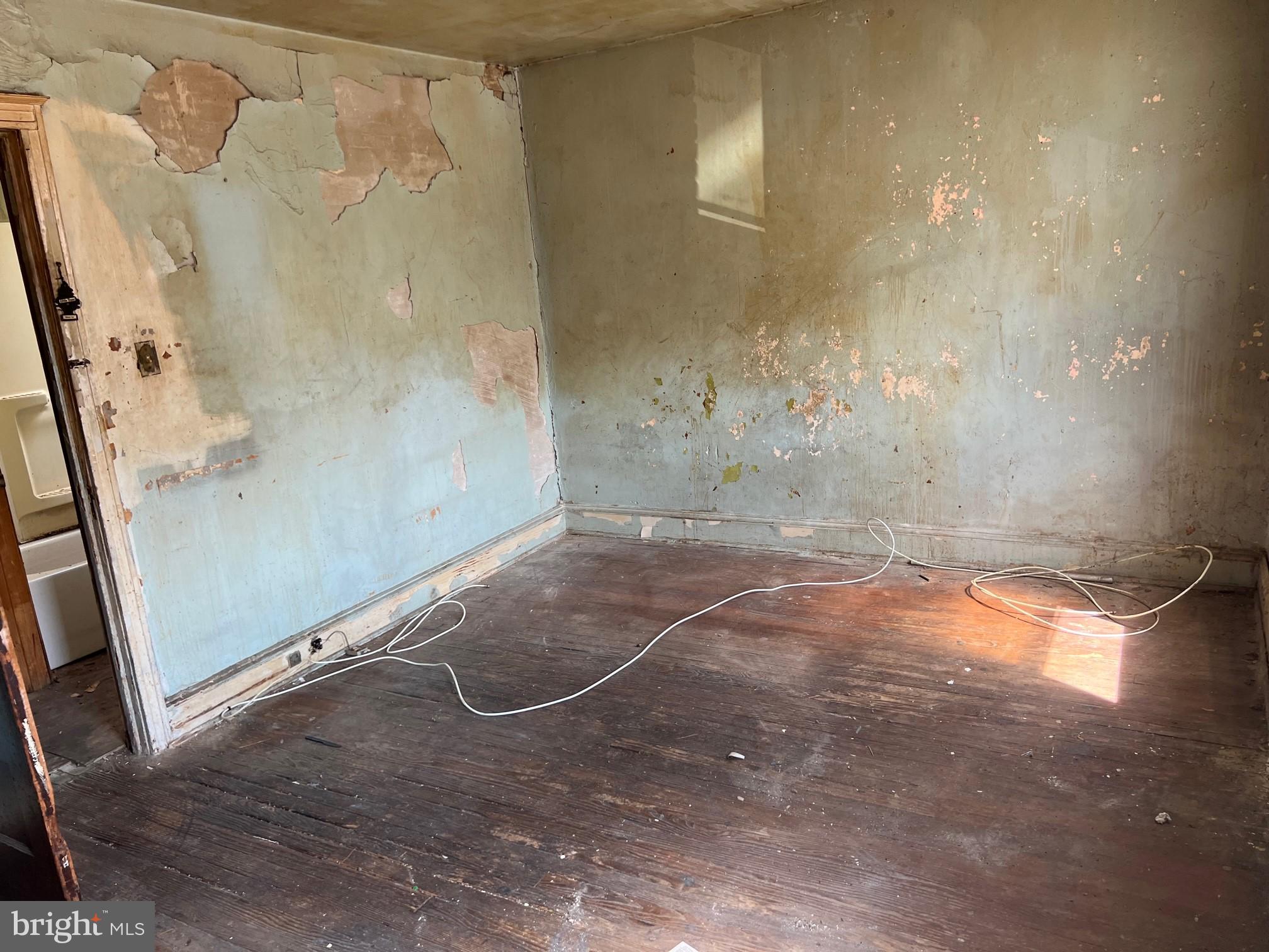 EAST BALTIMORE MIDWAY - Residential