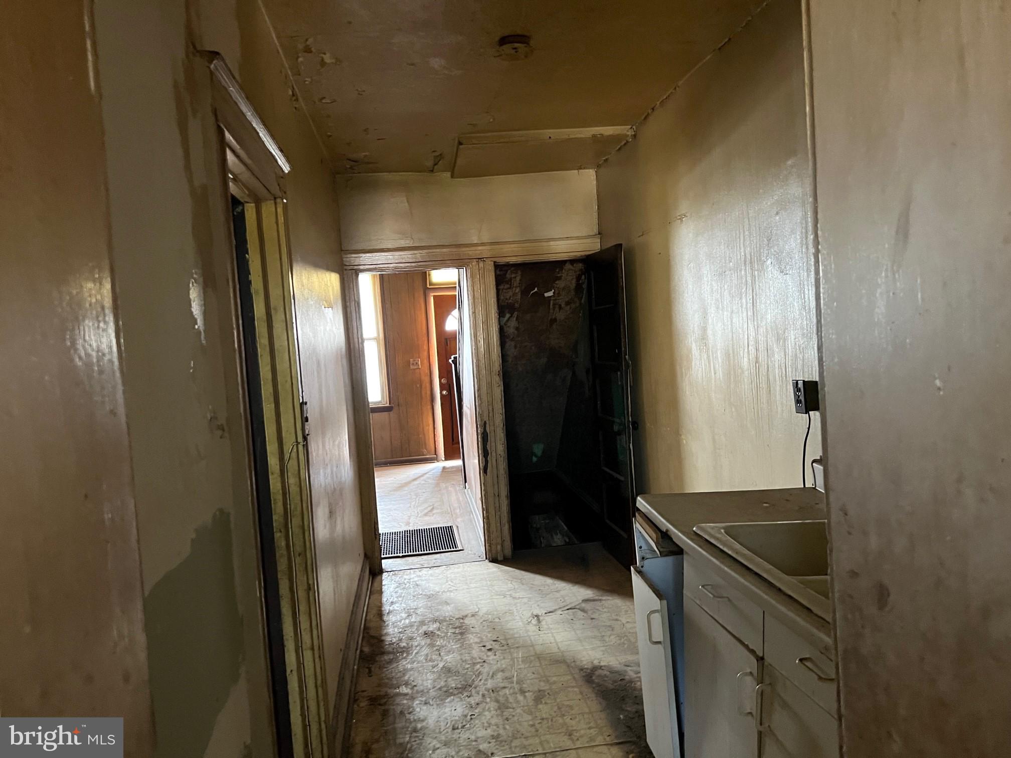 EAST BALTIMORE MIDWAY - Residential