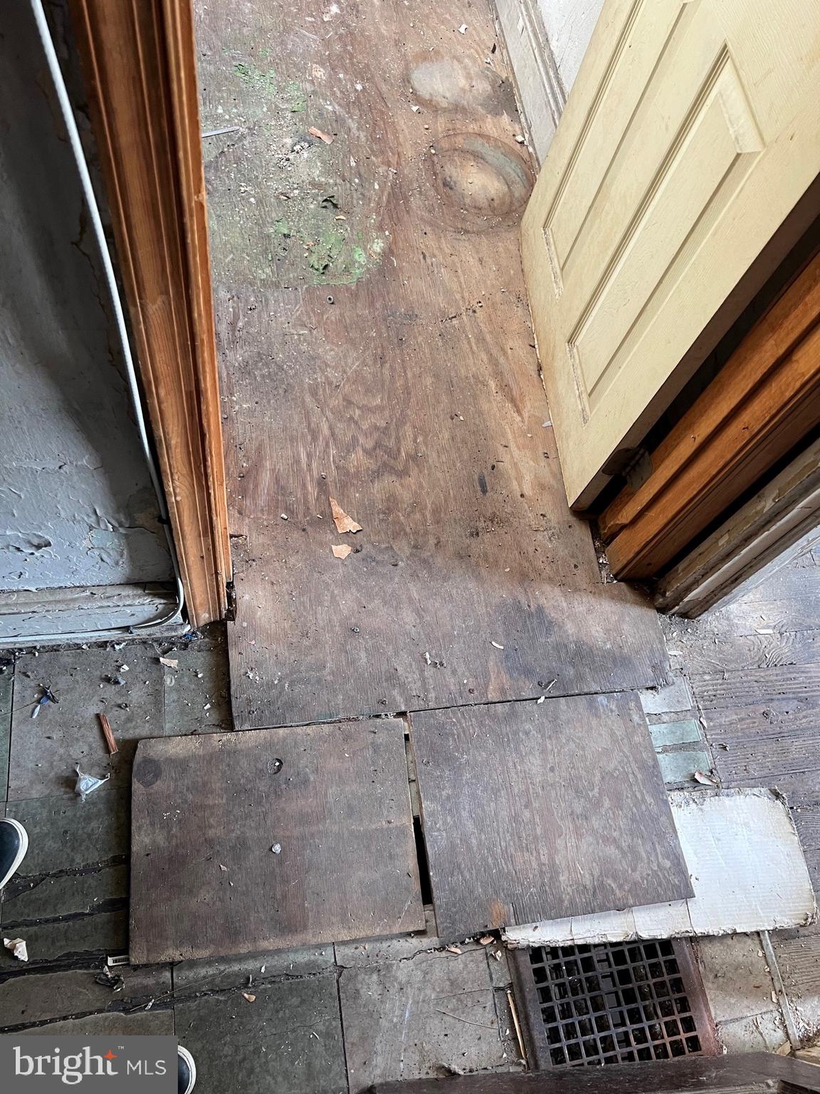 EAST BALTIMORE MIDWAY - Residential