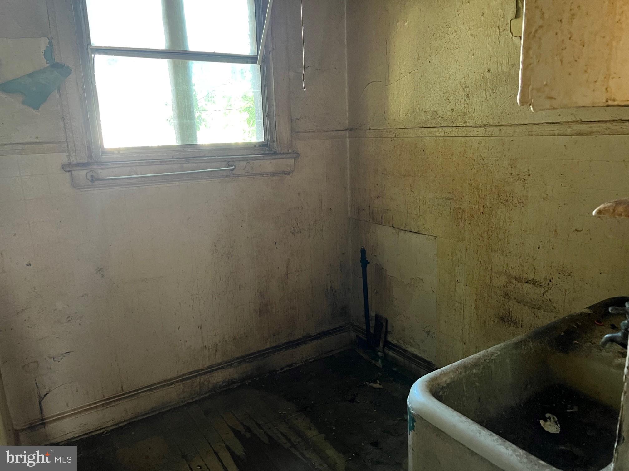 EAST BALTIMORE MIDWAY - Residential