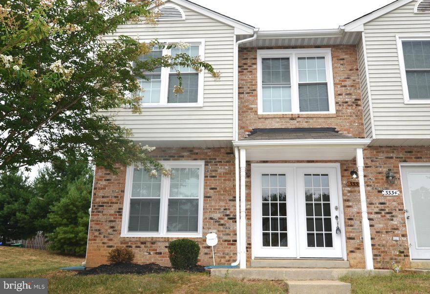 Recently updated 3BR 2.5FB end unit luxury town home. Master bedroom has walk-in closet and private deck. Master bath has double sink vanity w/center makeup vanity. Paint and carpet just freshened. Large living room area w/fireplace. Kitchen/dining area overlooks fully fenced rear yard with patio and deck. Washer/Dryer included. Pets case-by-case. Immediate availability.