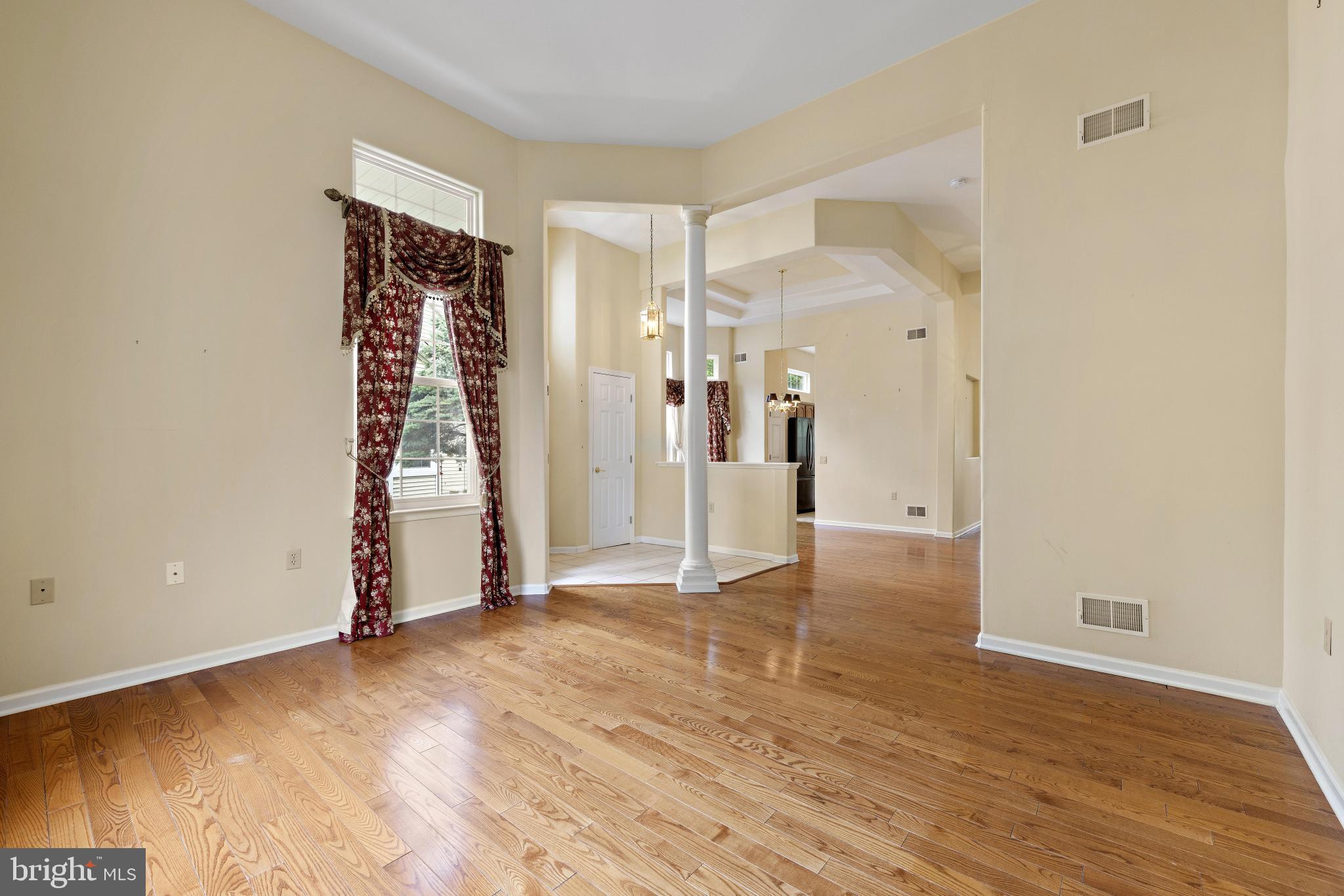 6 RAPIDS COURT