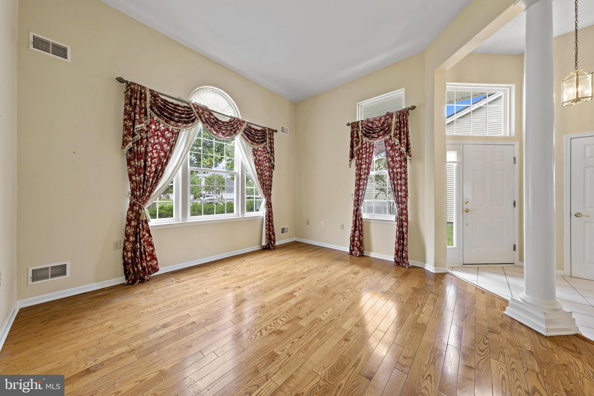 6 RAPIDS COURT