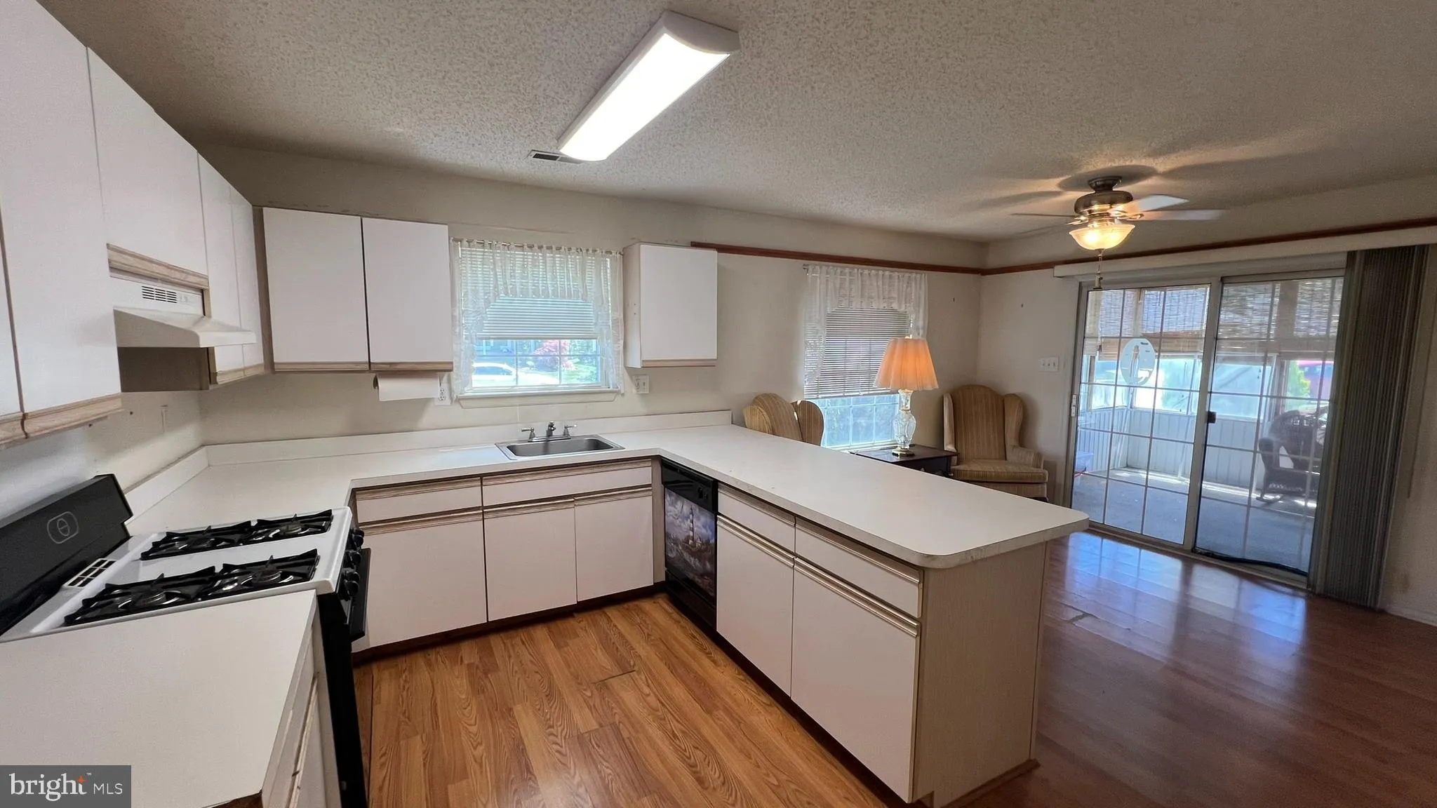 Williamstown, New Jersey 08094, United States, 2 Bedrooms Bedrooms, ,2 BathroomsBathrooms,Residential,Pending,106597