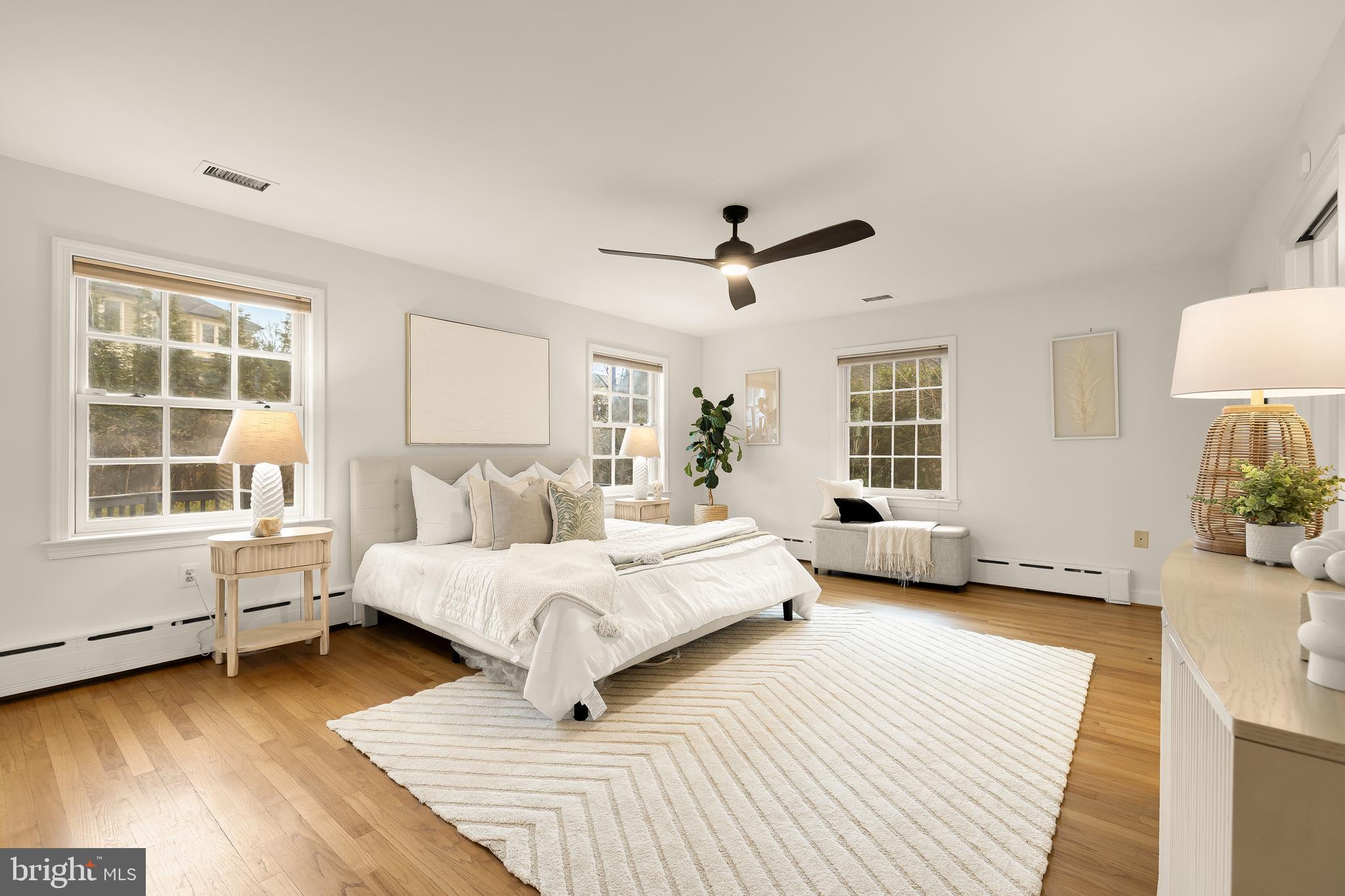 ENGLISH VILLAGE - Residential