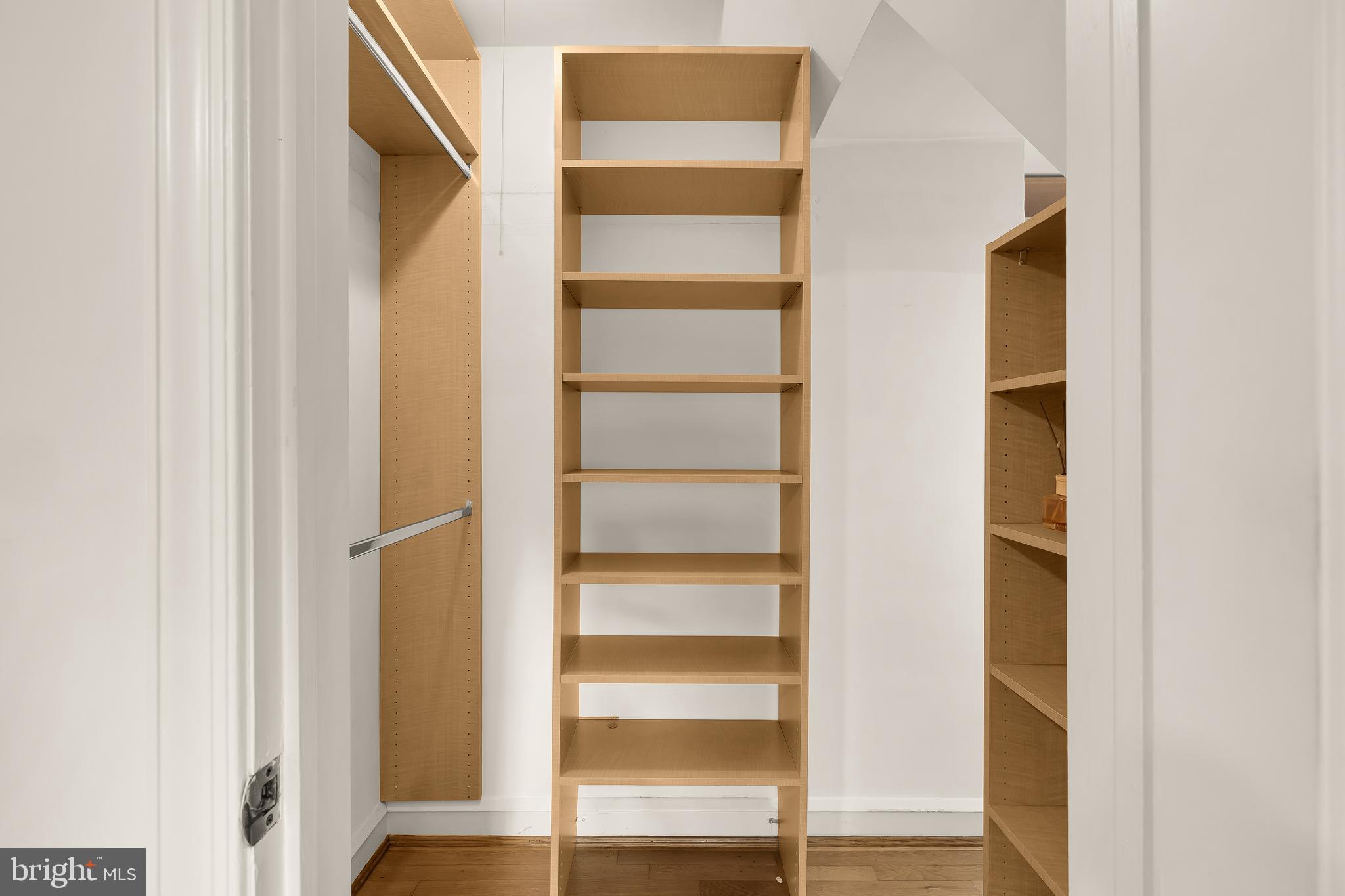 ENGLISH VILLAGE - Residential