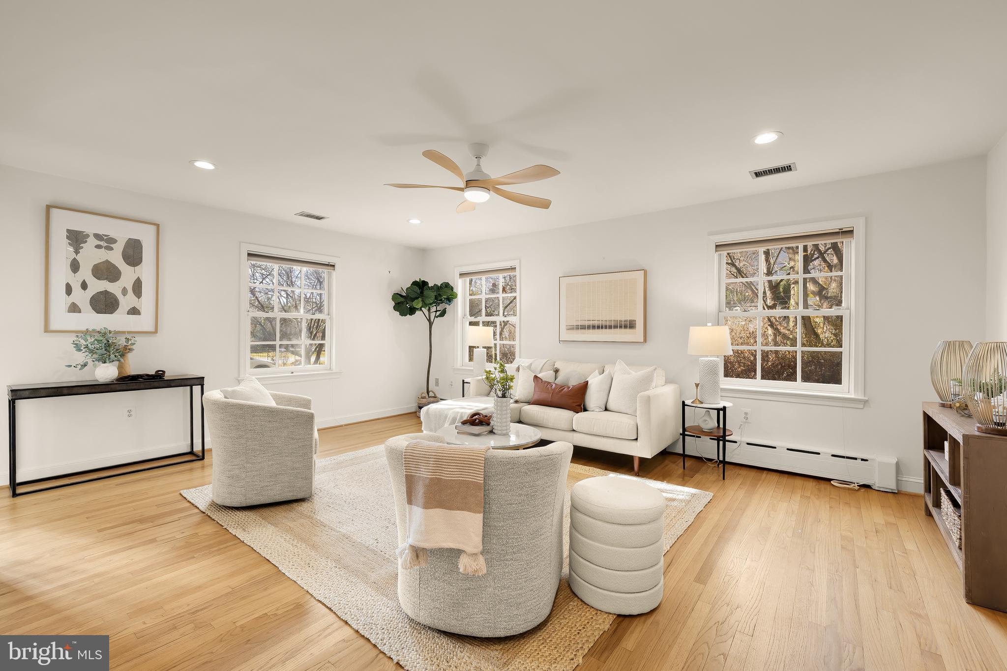 ENGLISH VILLAGE - Residential