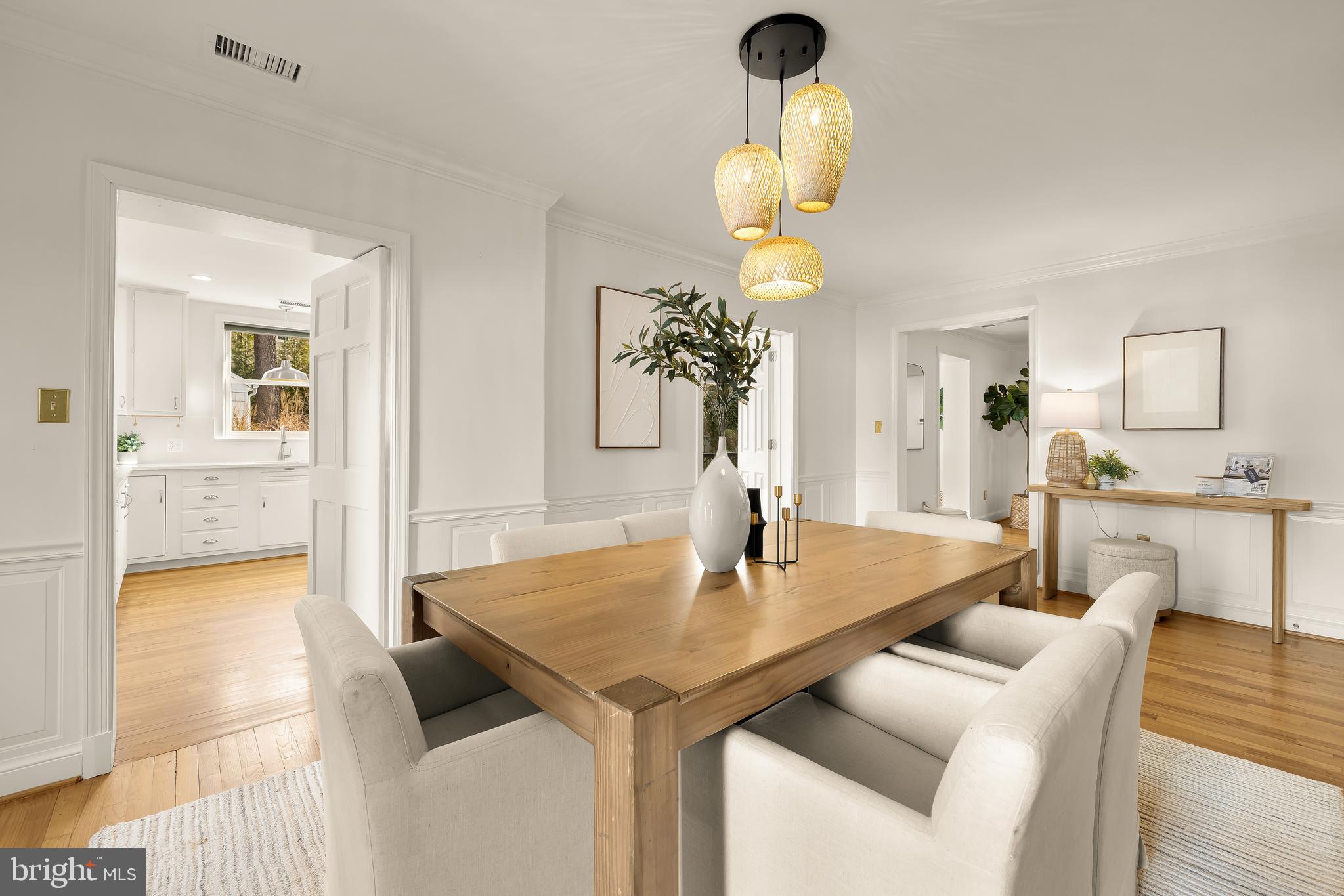 ENGLISH VILLAGE - Residential