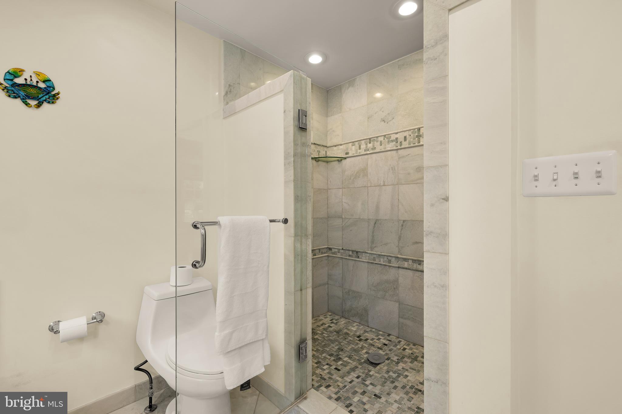 ENGLISH VILLAGE - Residential