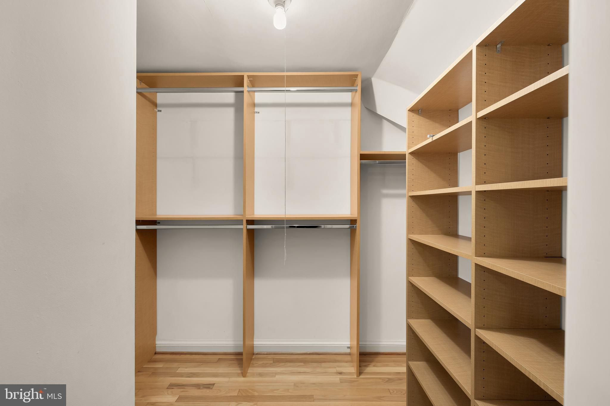 ENGLISH VILLAGE - Residential