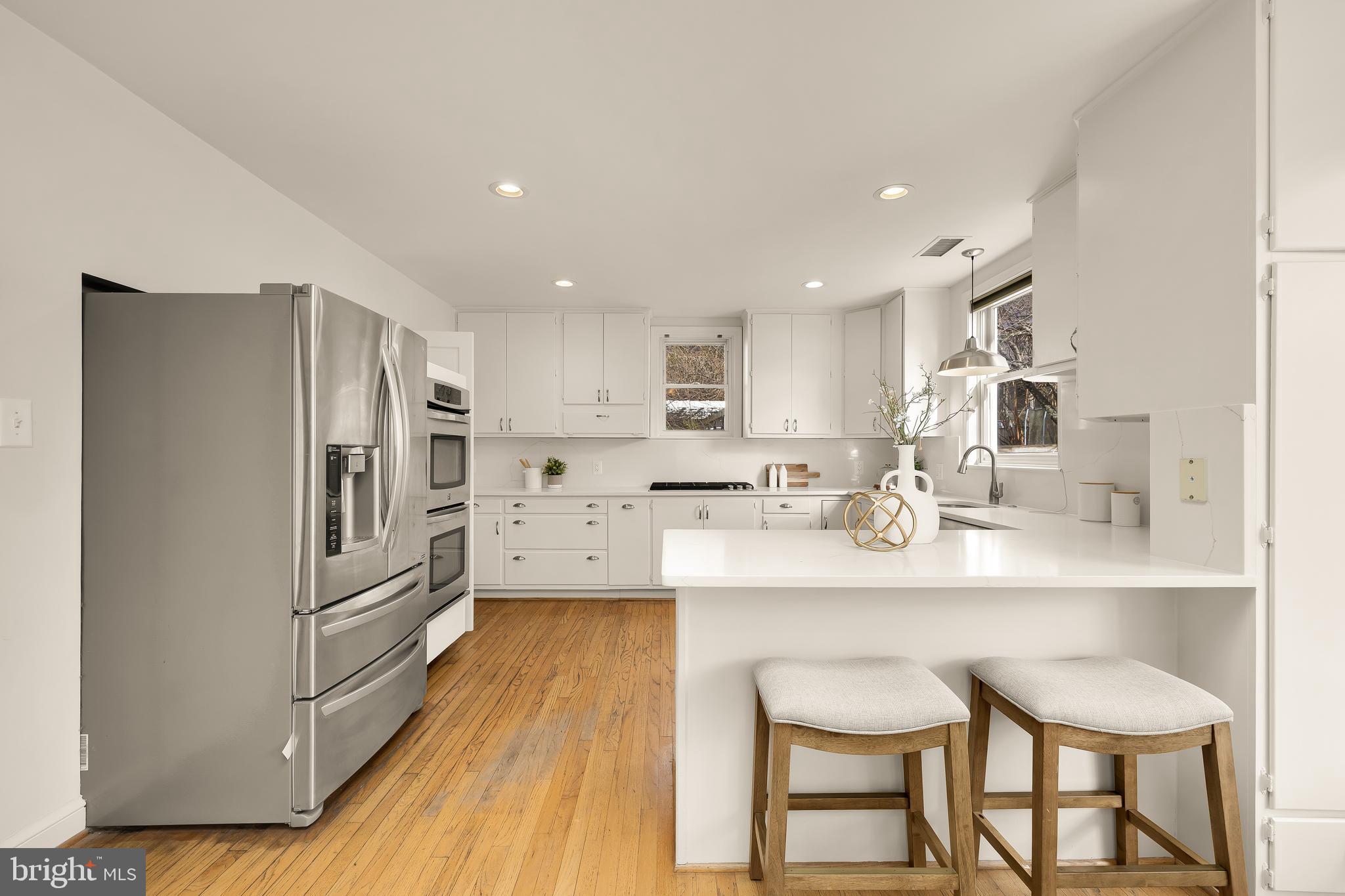 ENGLISH VILLAGE - Residential