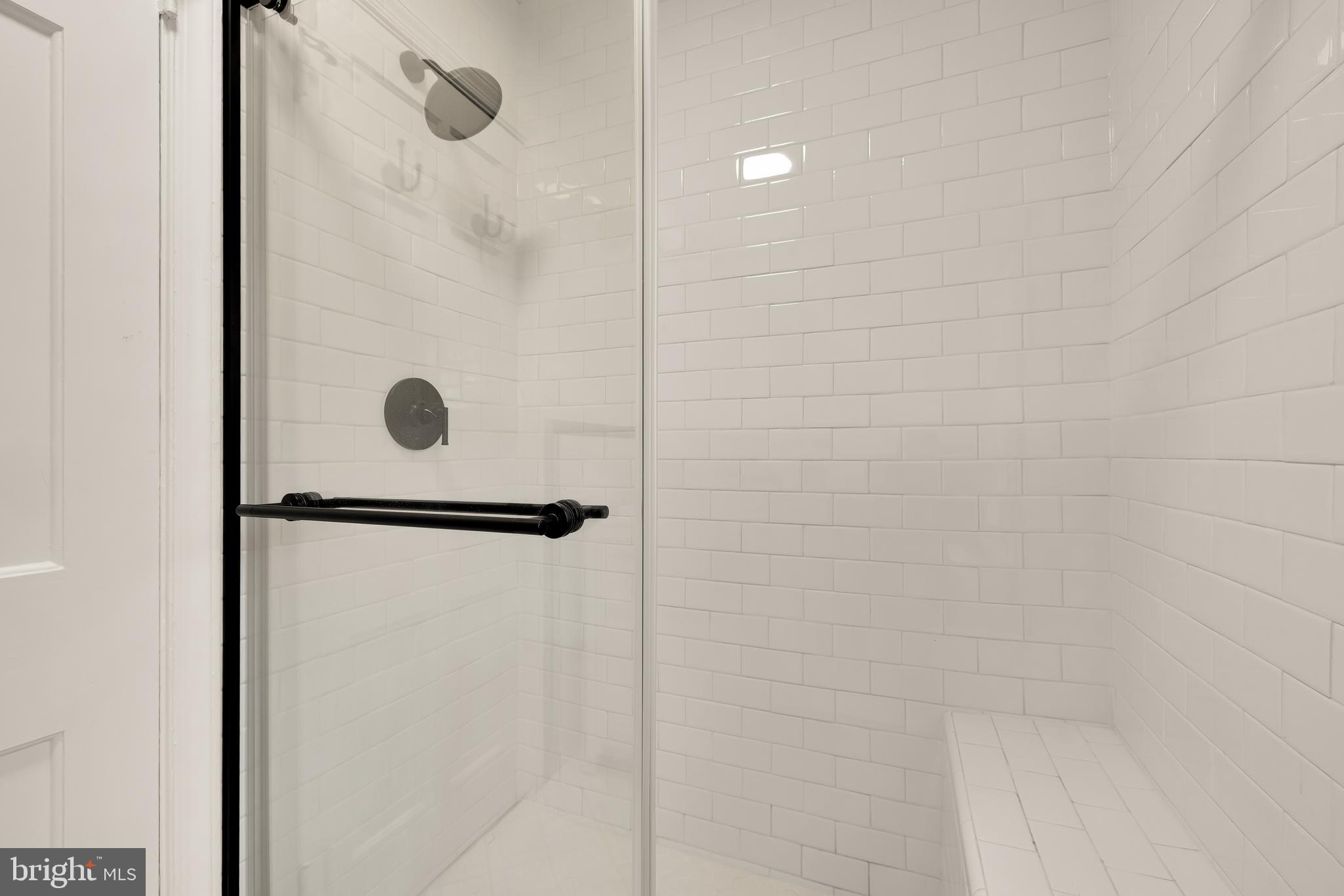 ENGLISH VILLAGE - Residential