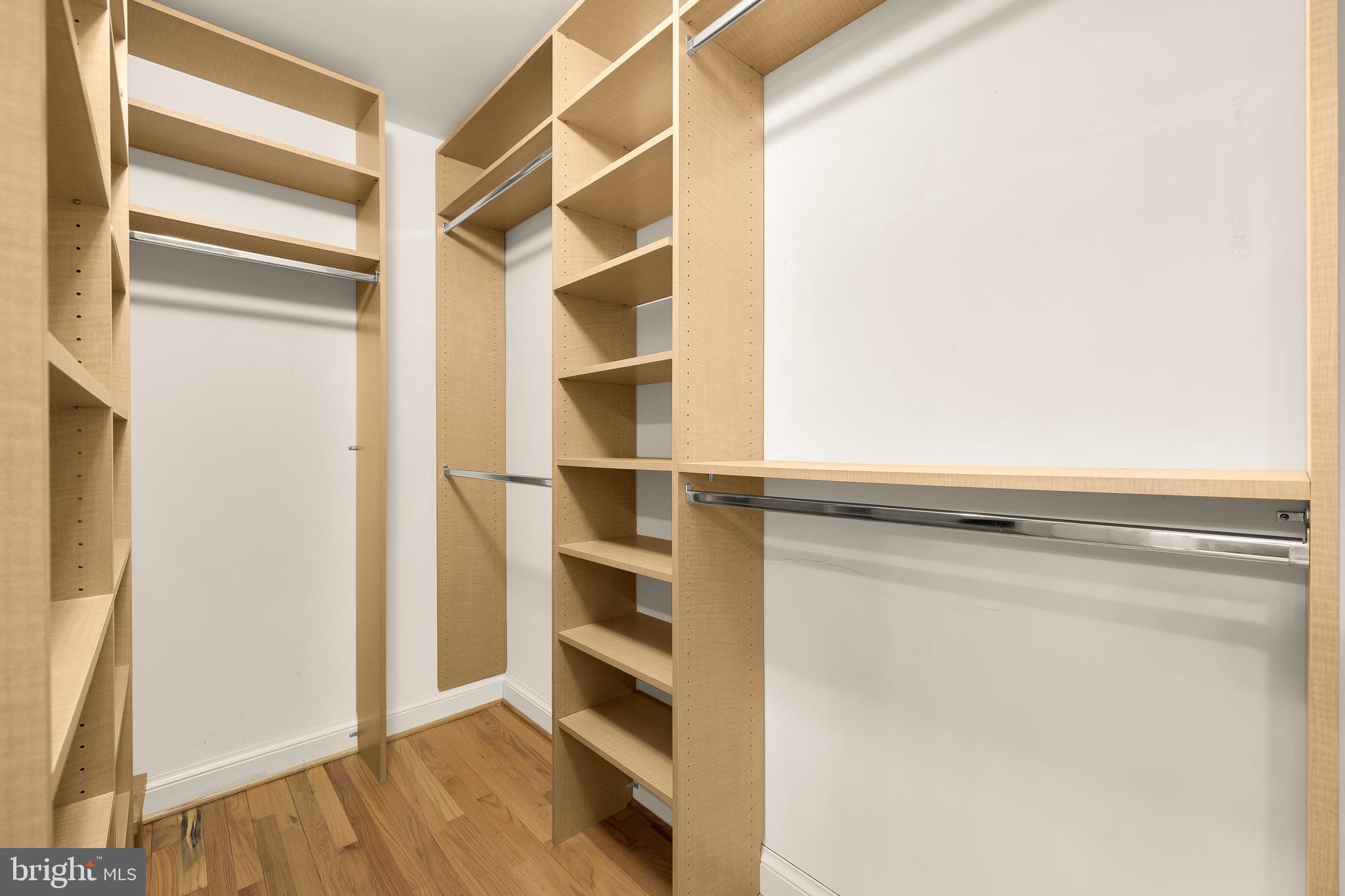 ENGLISH VILLAGE - Residential