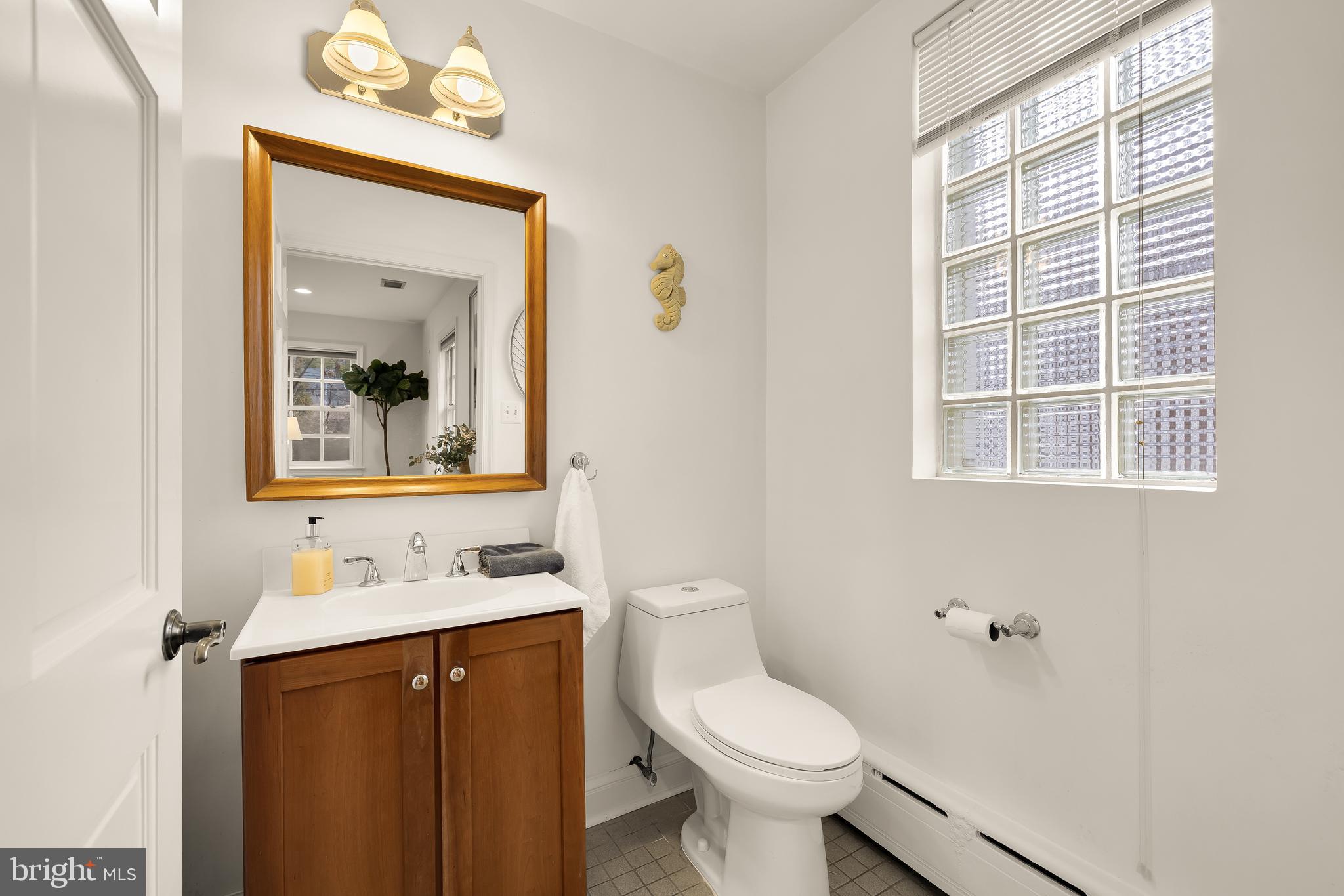 ENGLISH VILLAGE - Residential