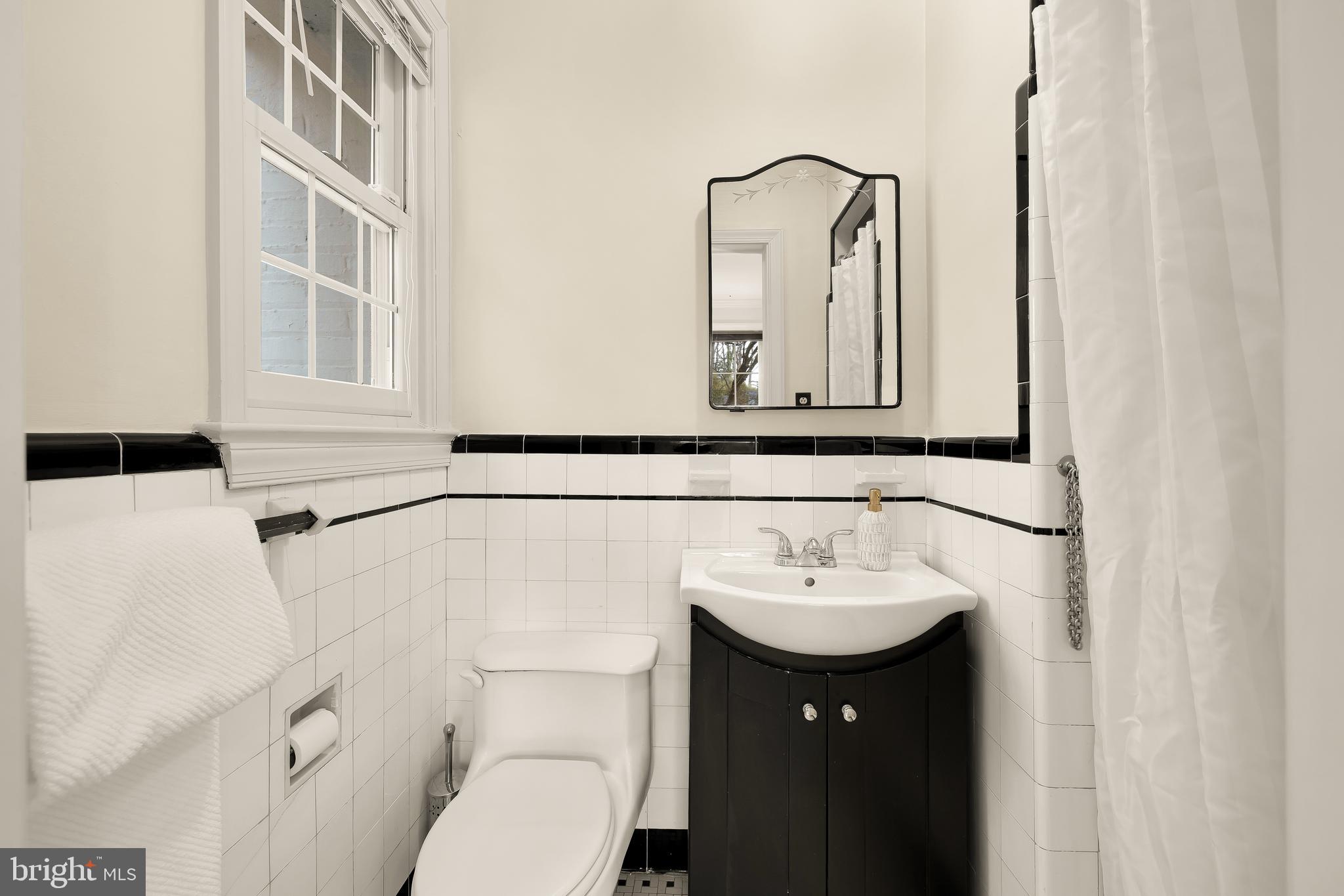 ENGLISH VILLAGE - Residential