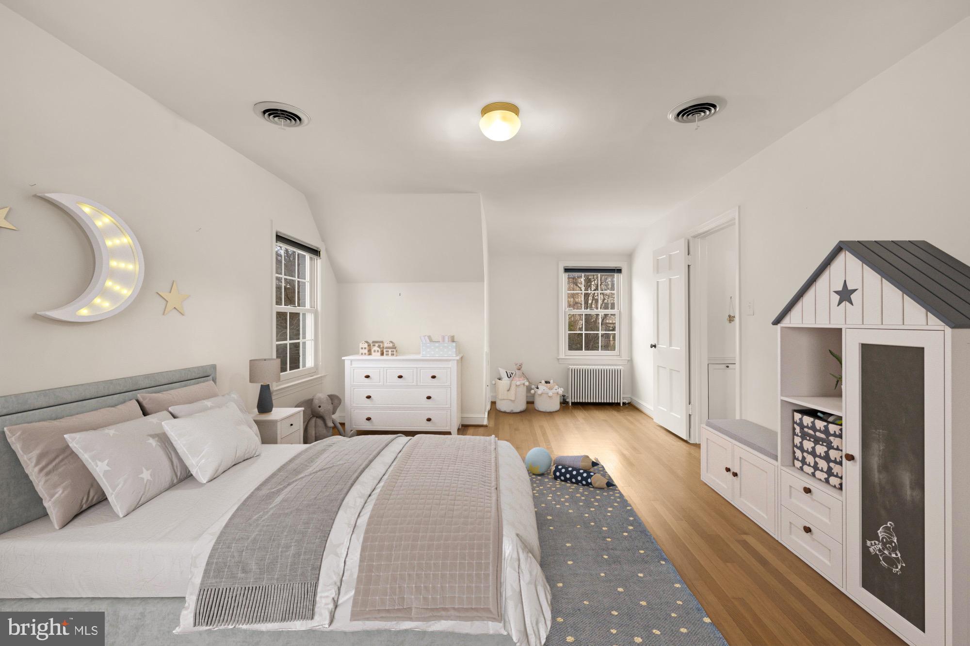 ENGLISH VILLAGE - Residential