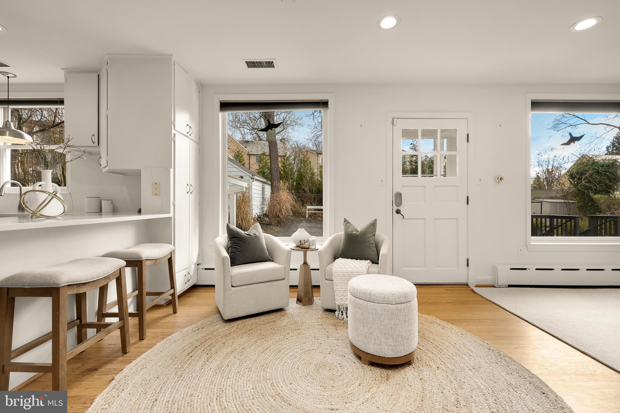 ENGLISH VILLAGE - Residential