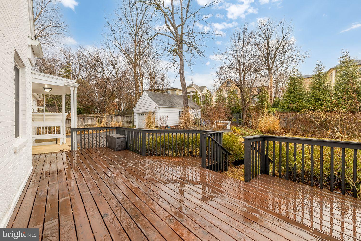 ENGLISH VILLAGE - Residential