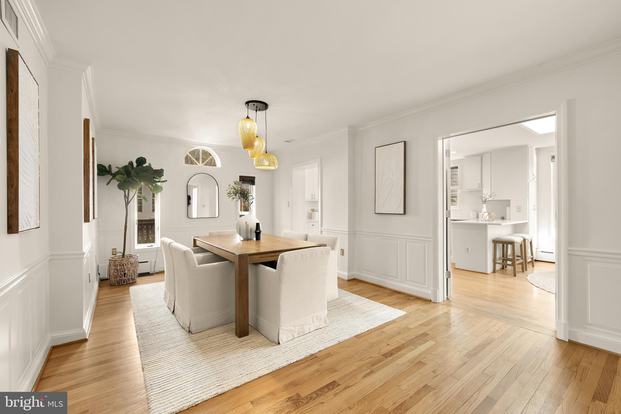 ENGLISH VILLAGE - Residential