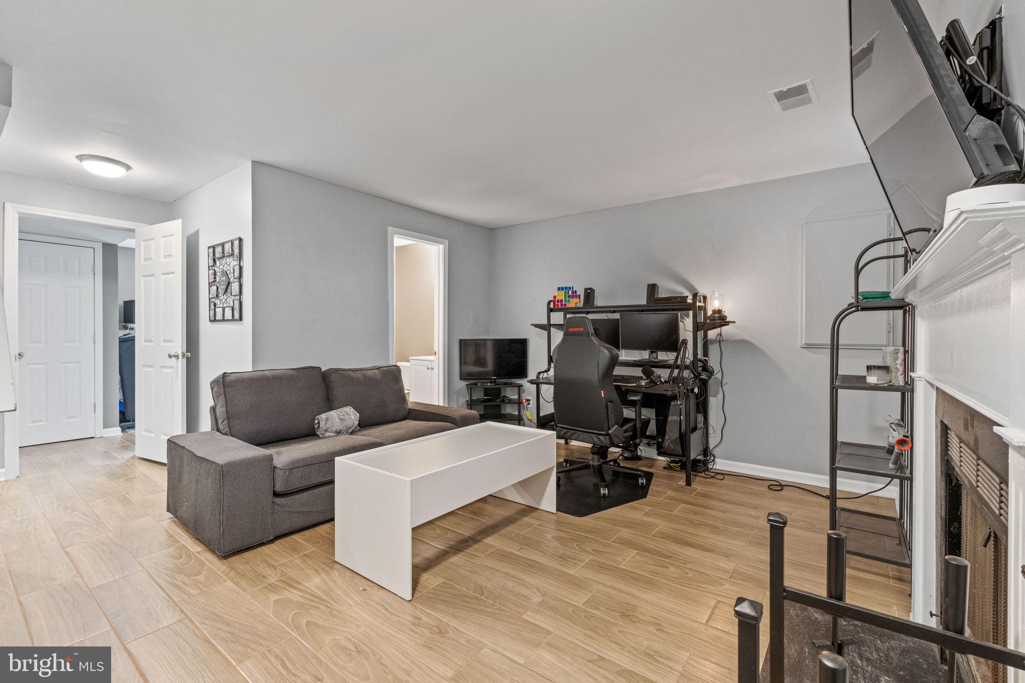 WINSLOW CHASE - Residential