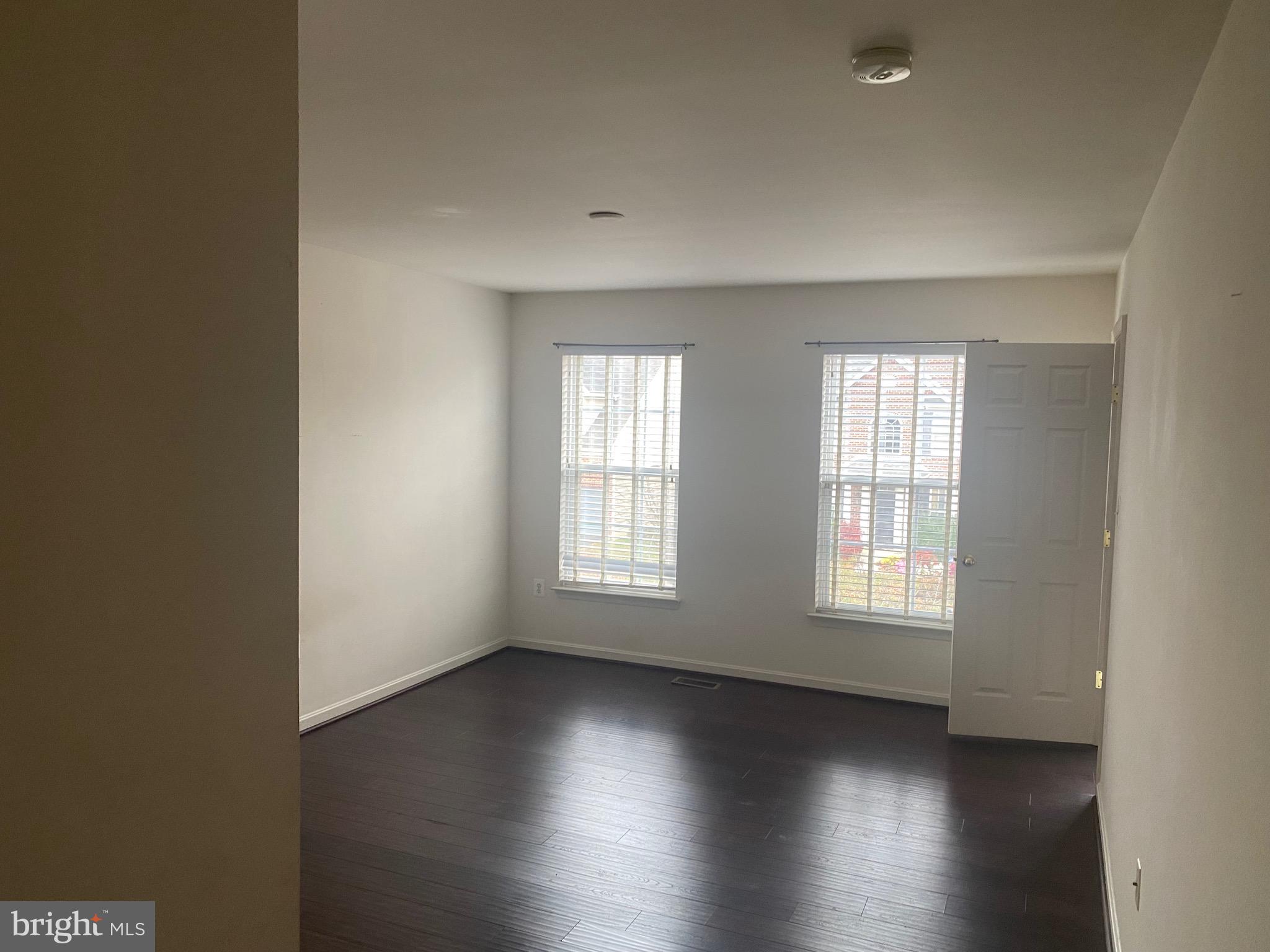 WASHINGTON TRAIL - Residential Lease