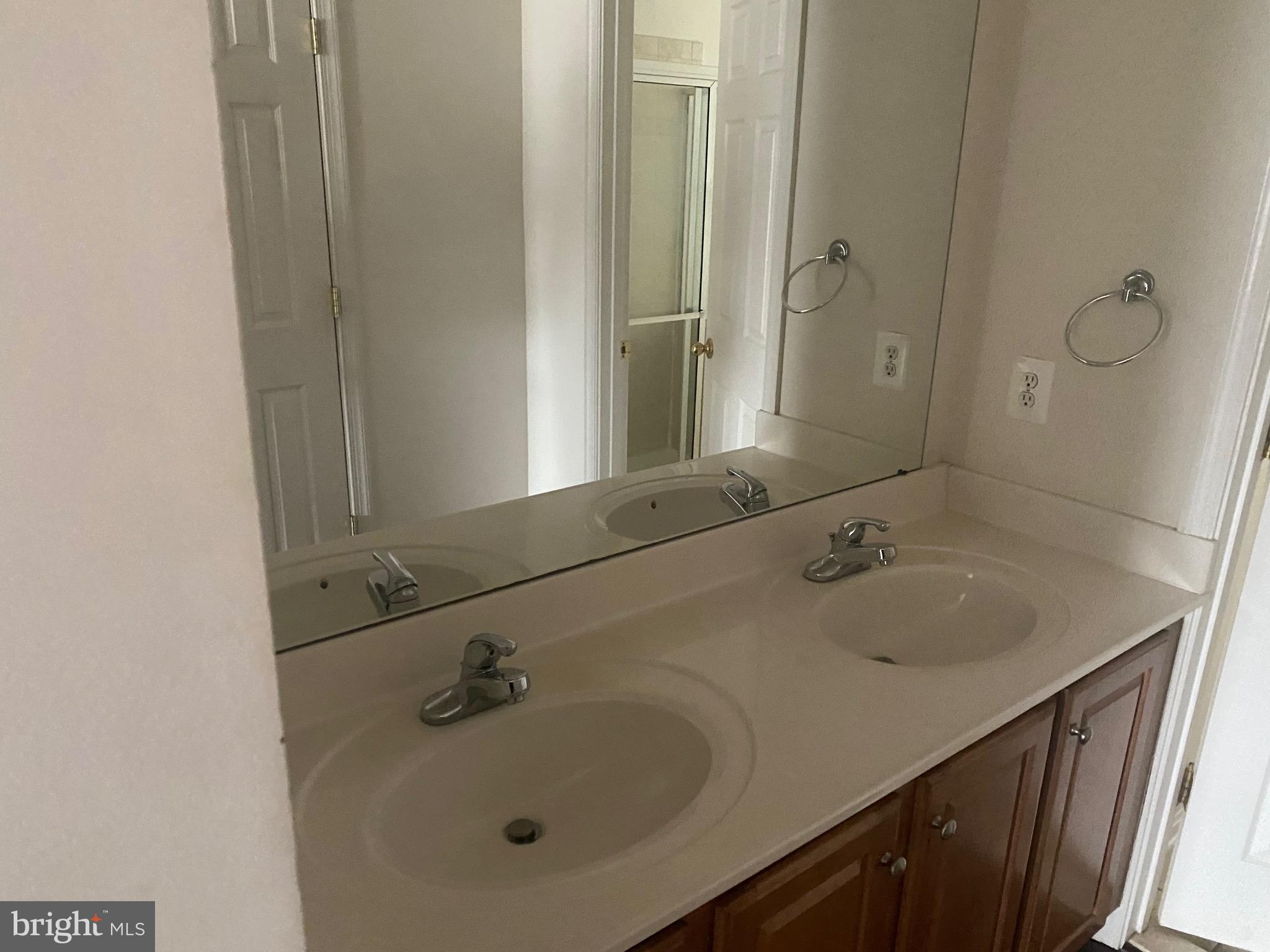 WASHINGTON TRAIL - Residential Lease