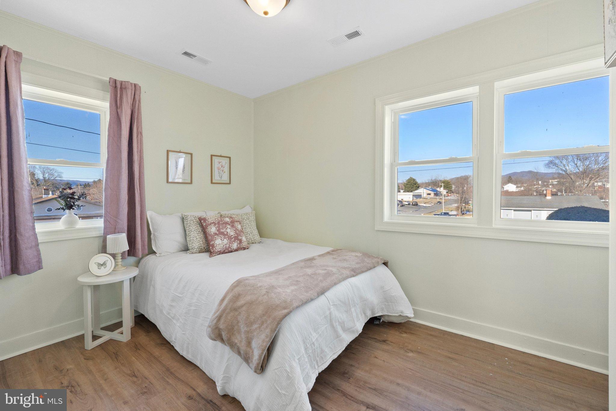 TOWN OF SHENANDOAH - Residential Lease