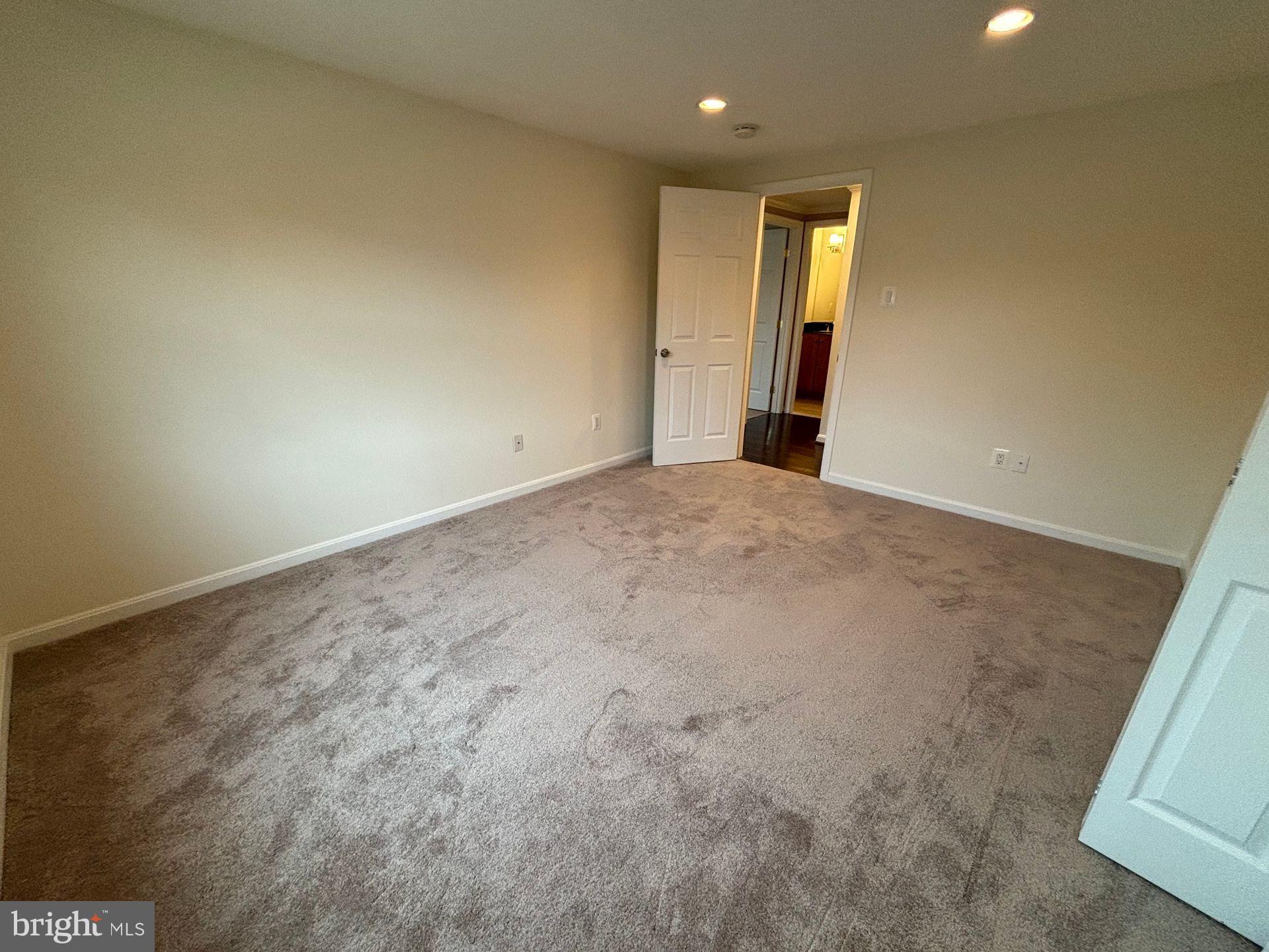 DAMASCUS GARDENS - Residential Lease