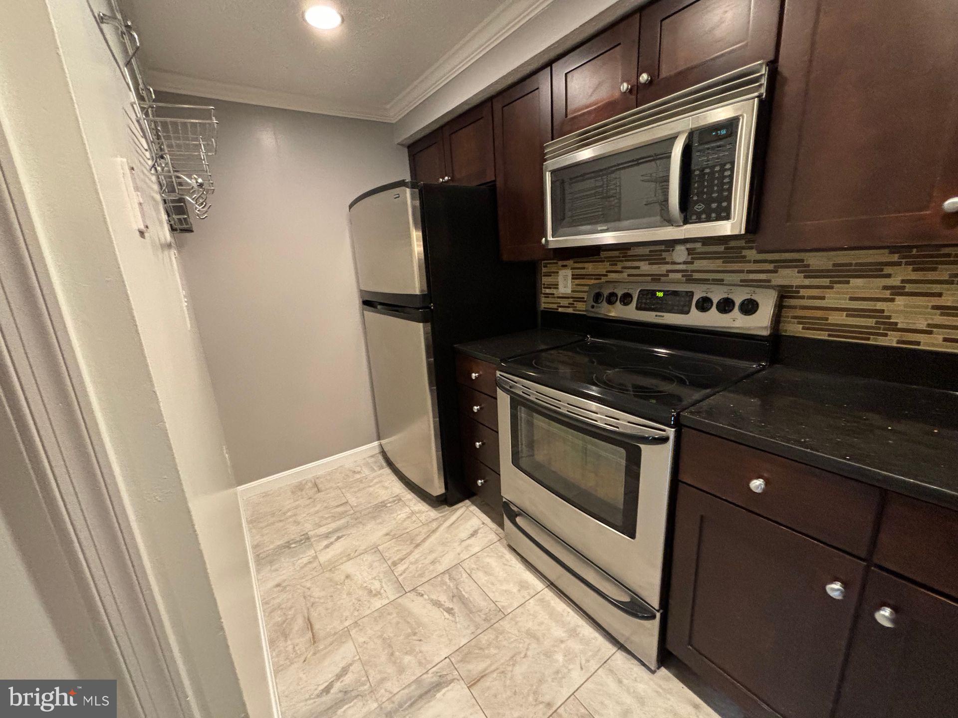 DAMASCUS GARDENS - Residential Lease