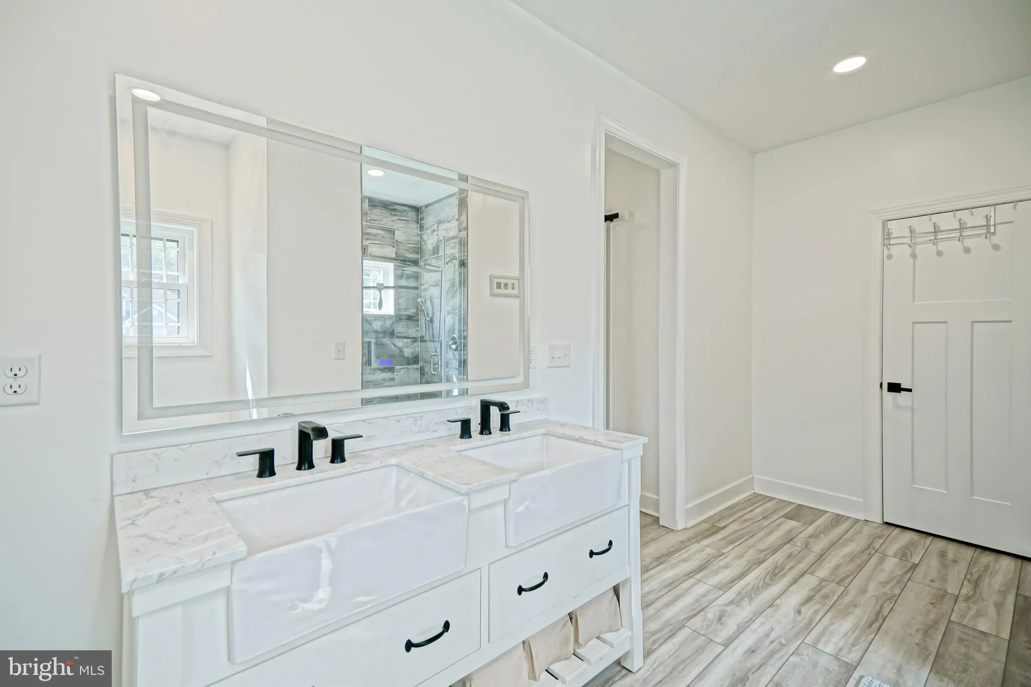 Milton, Delaware 19968, United States, 4 Bedrooms Bedrooms, ,3 BathroomsBathrooms,Residential,Active,218552