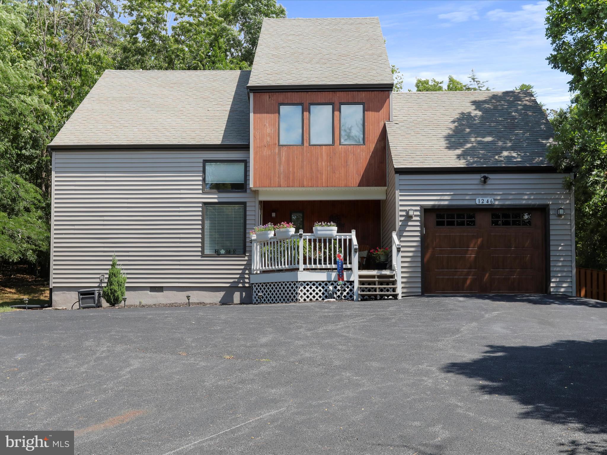 LAKE HOLIDAY ESTATES - Residential