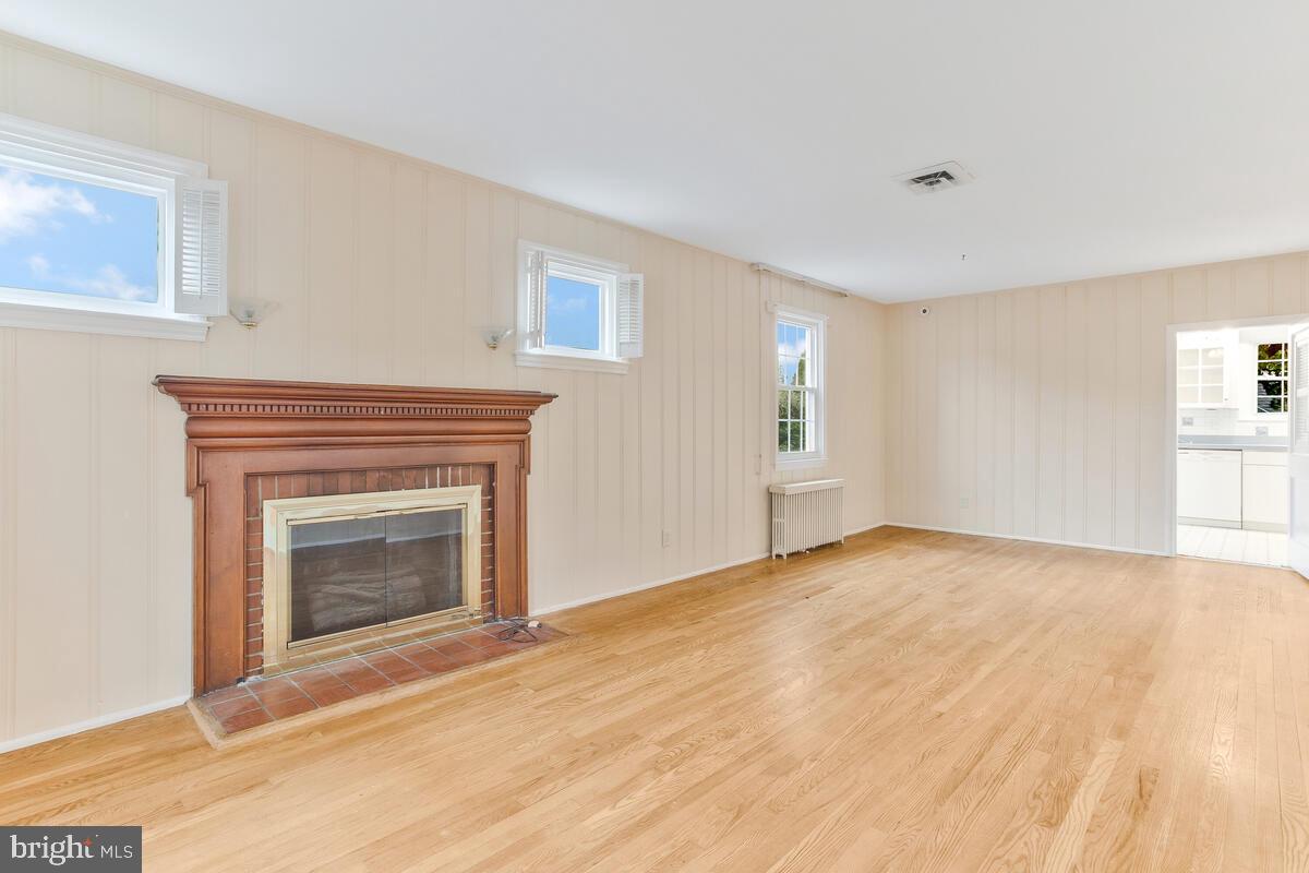 MIDDLE RIVER - Residential