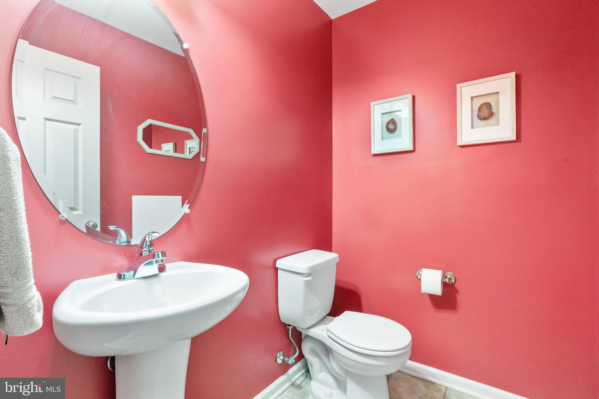 THE TOWNES AT OAKHURST - Residential