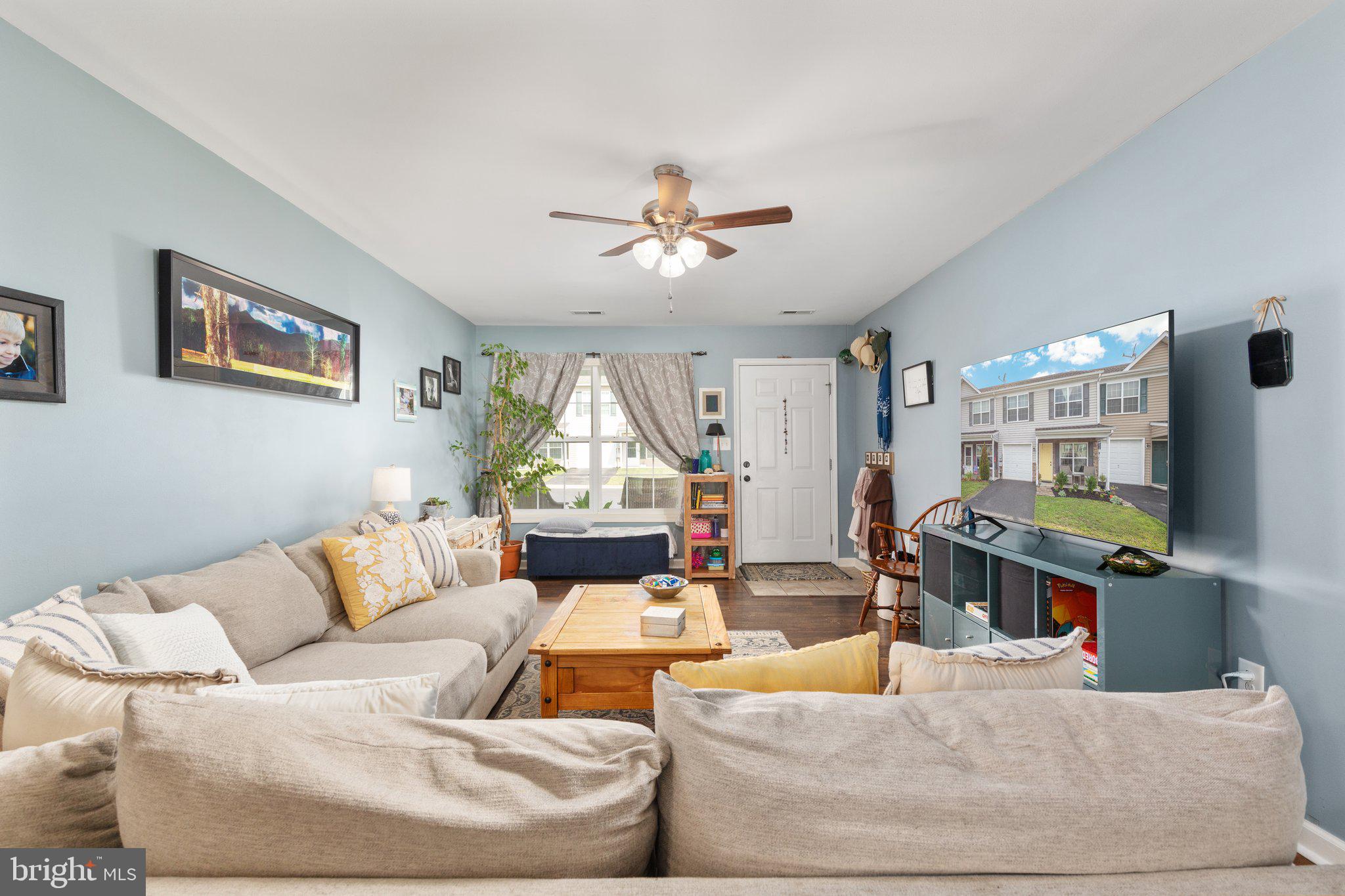 THE TOWNES AT OAKHURST - Residential