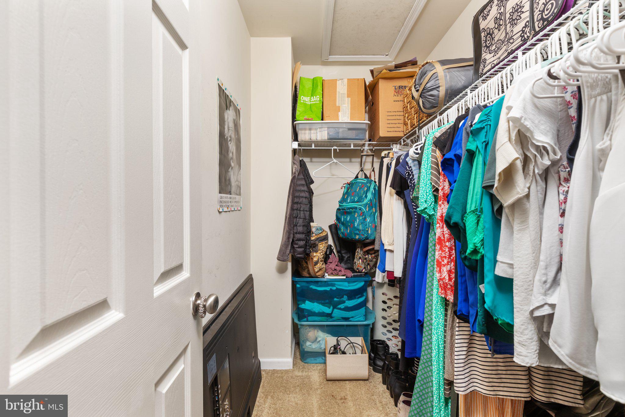 THE TOWNES AT OAKHURST - Residential