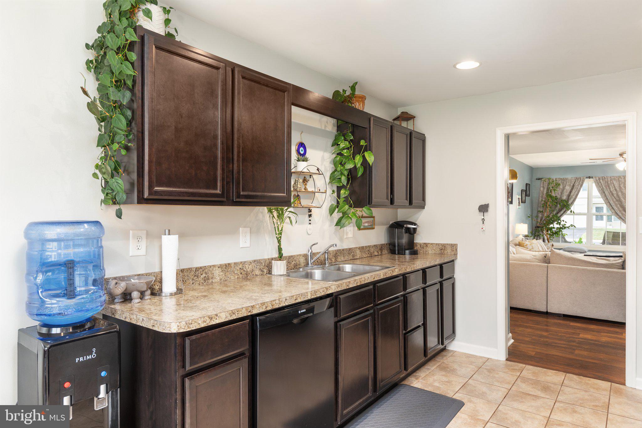 THE TOWNES AT OAKHURST - Residential