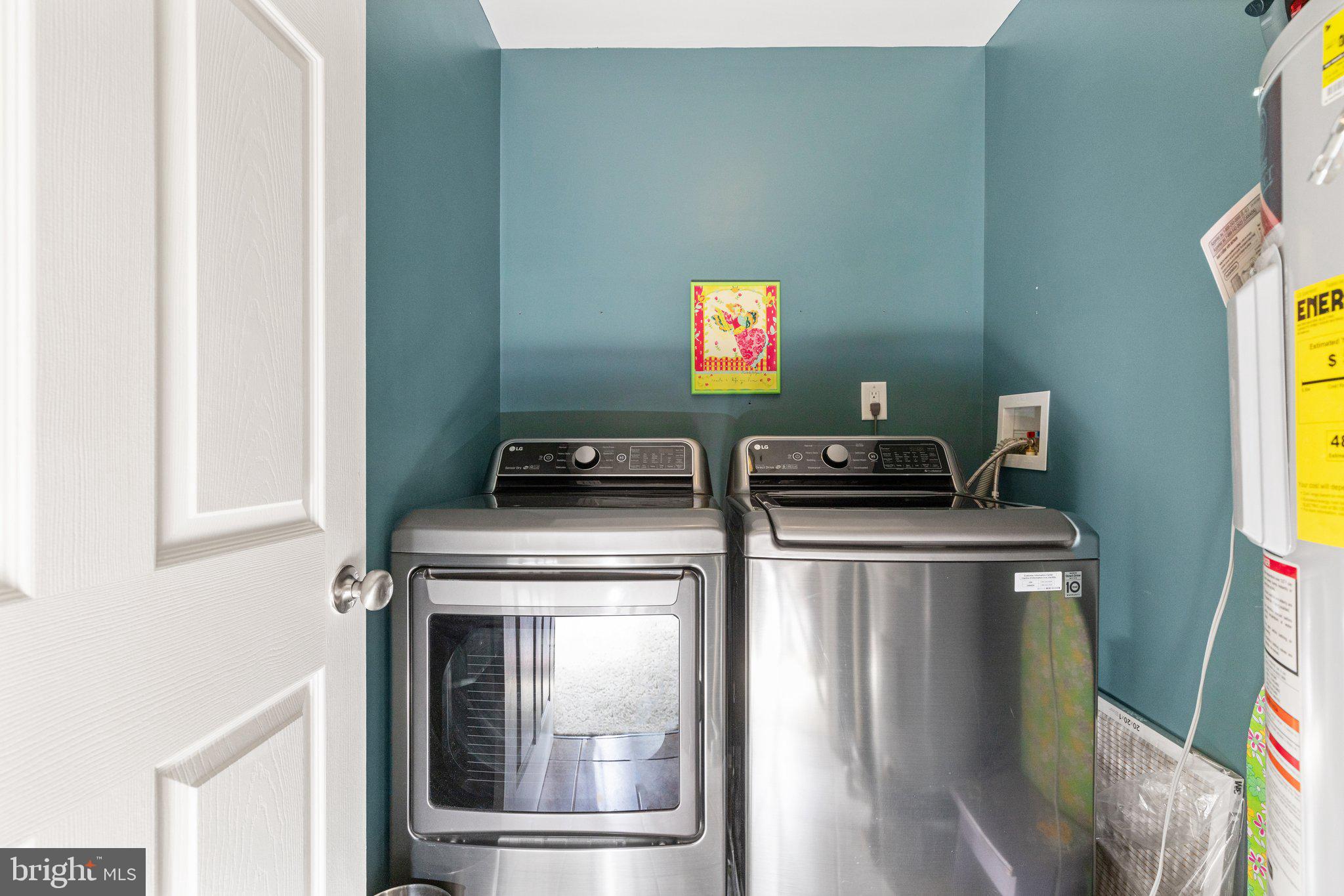 THE TOWNES AT OAKHURST - Residential