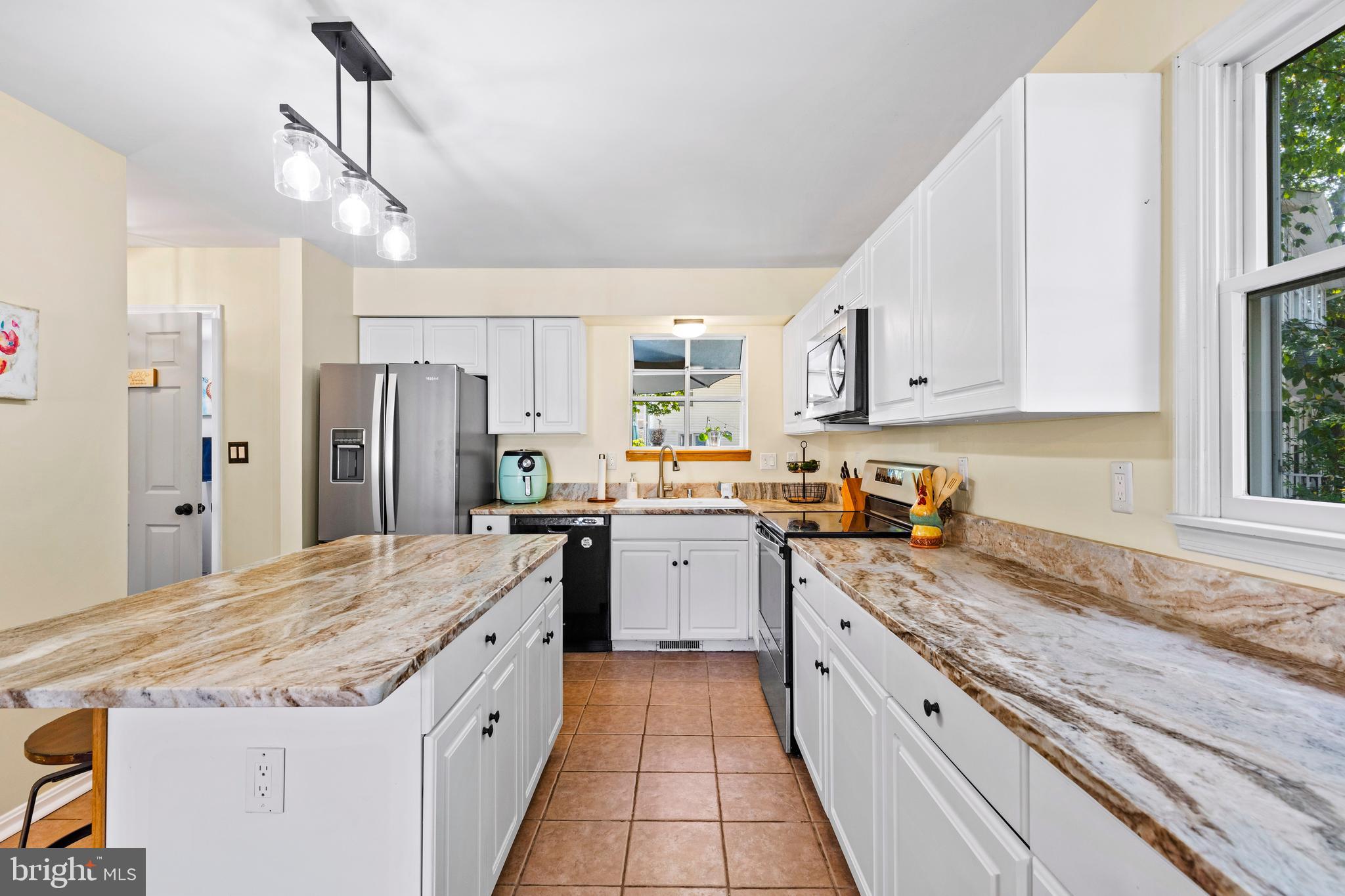 AVALON SHORES - Residential