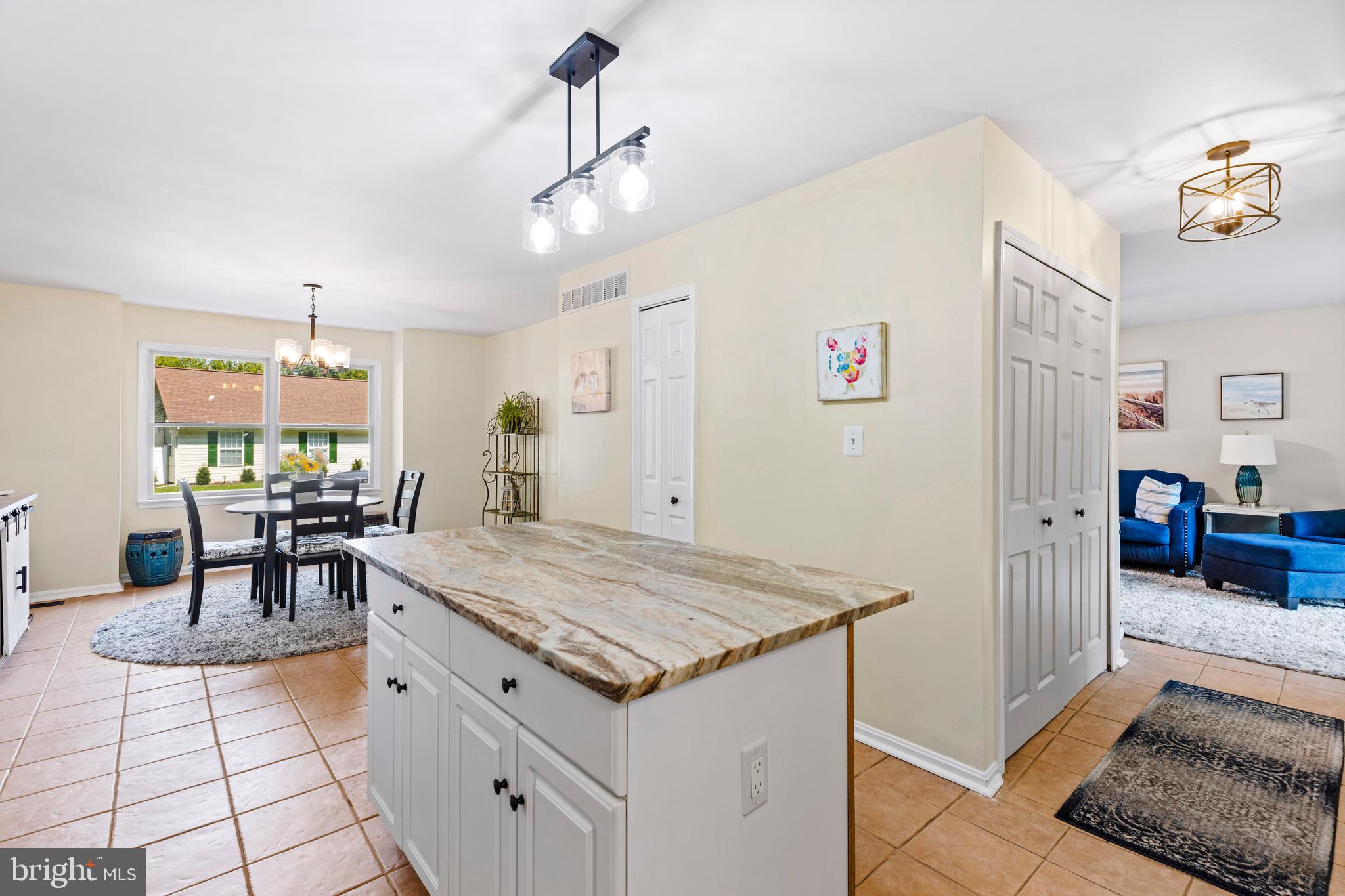 AVALON SHORES - Residential